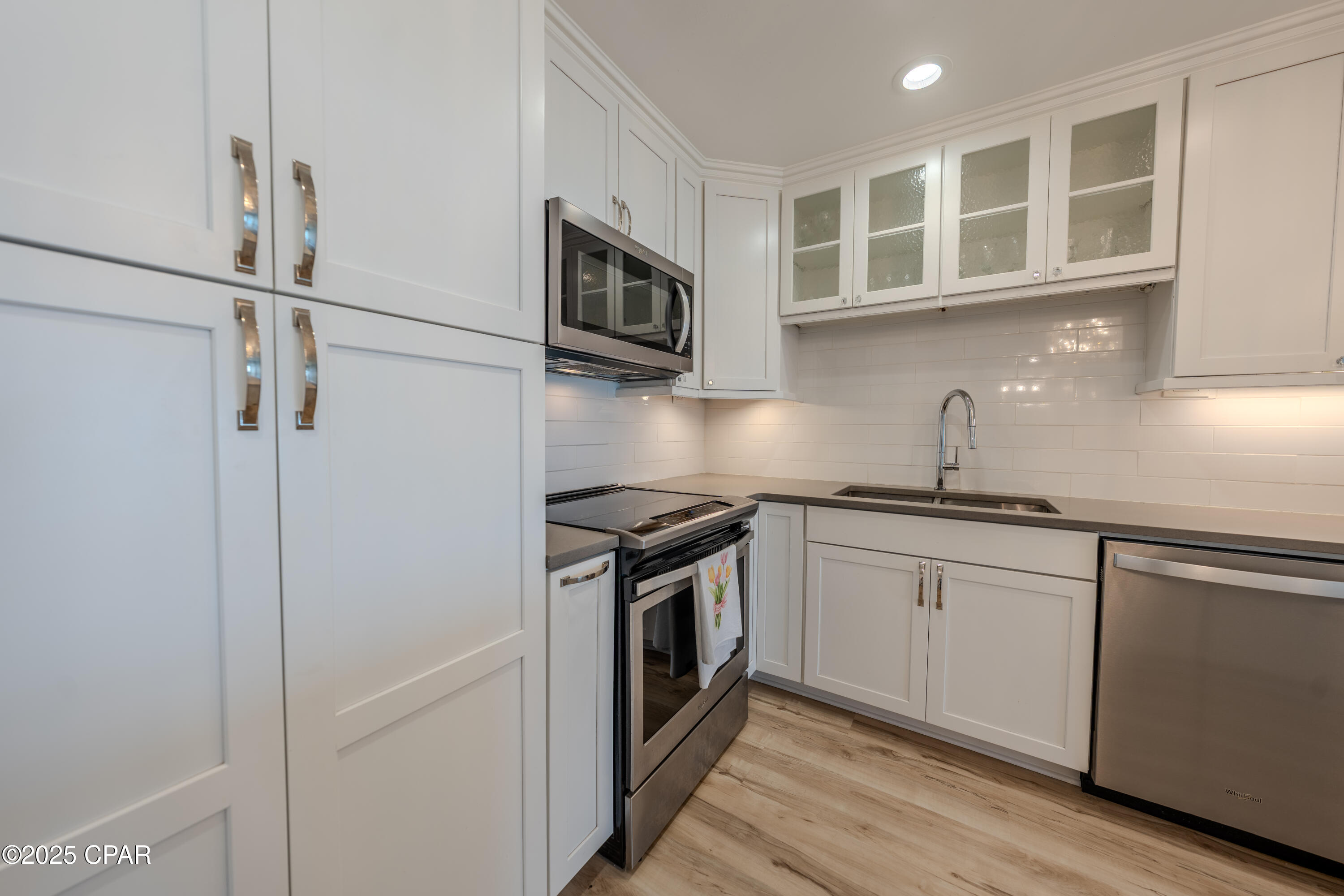 Image 8 For 4726 Bay Point Road 208