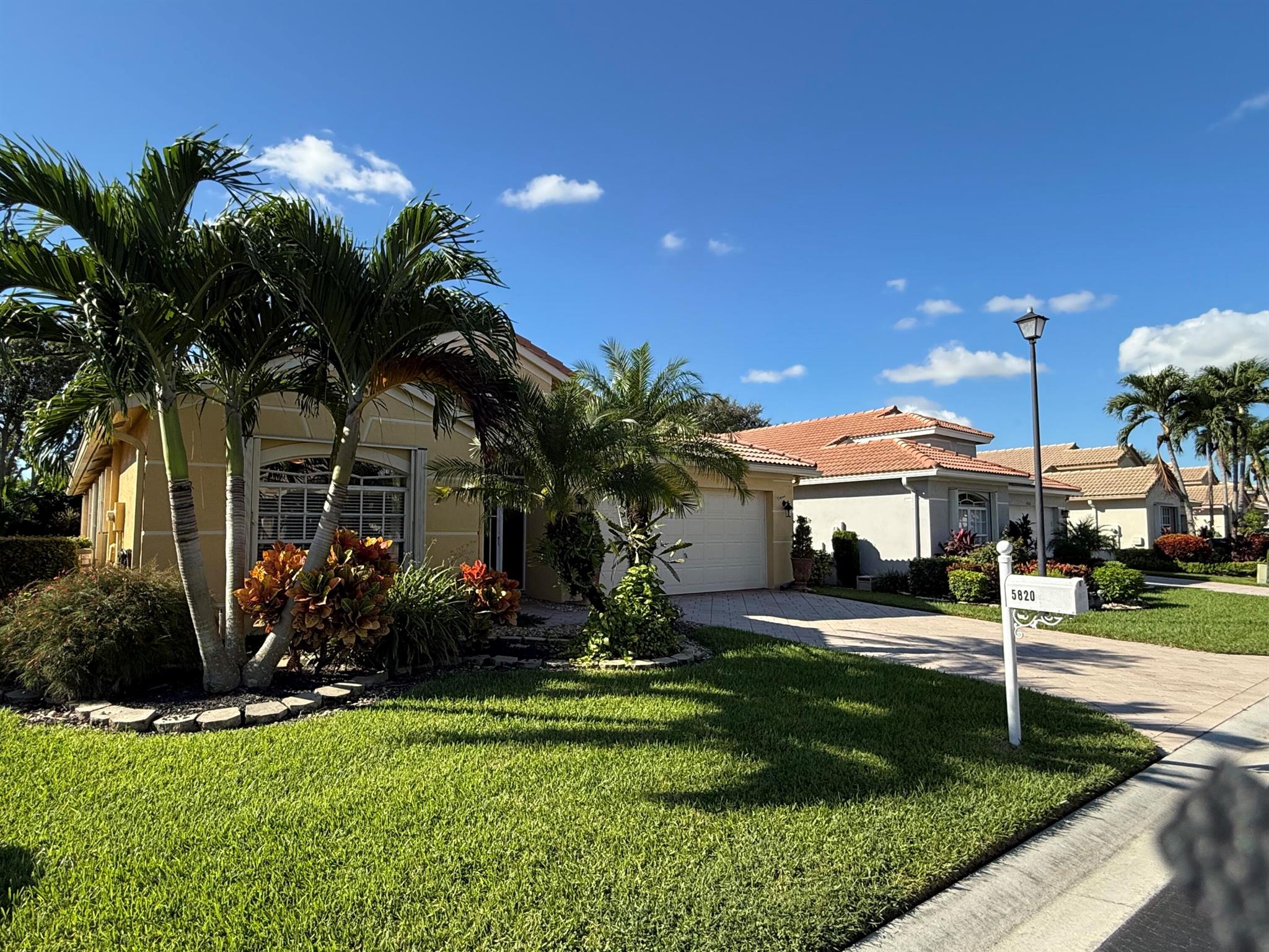 Homes for sale in Boynton Beach, FL | 5820 Royal Club Dr, Boynton Beach, FL 33437 | MLS# R11127634