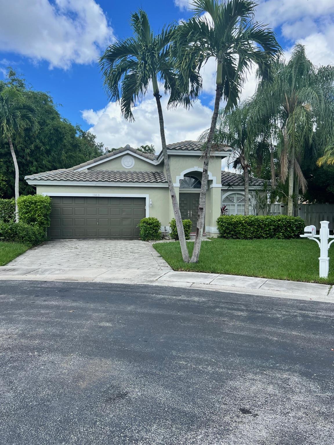 13813 22nd St, Sunrise, Florida 33323