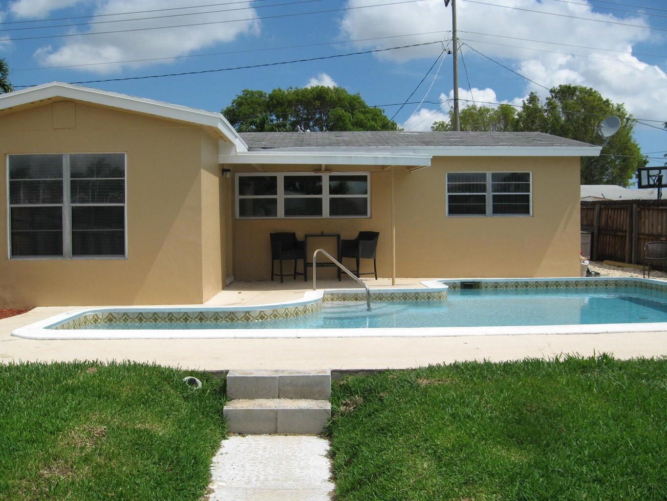 Homes for sale in West Palm Beach, FL | 1023 Andrews Road, West Palm Beach, FL 33405 | MLS# R11127661