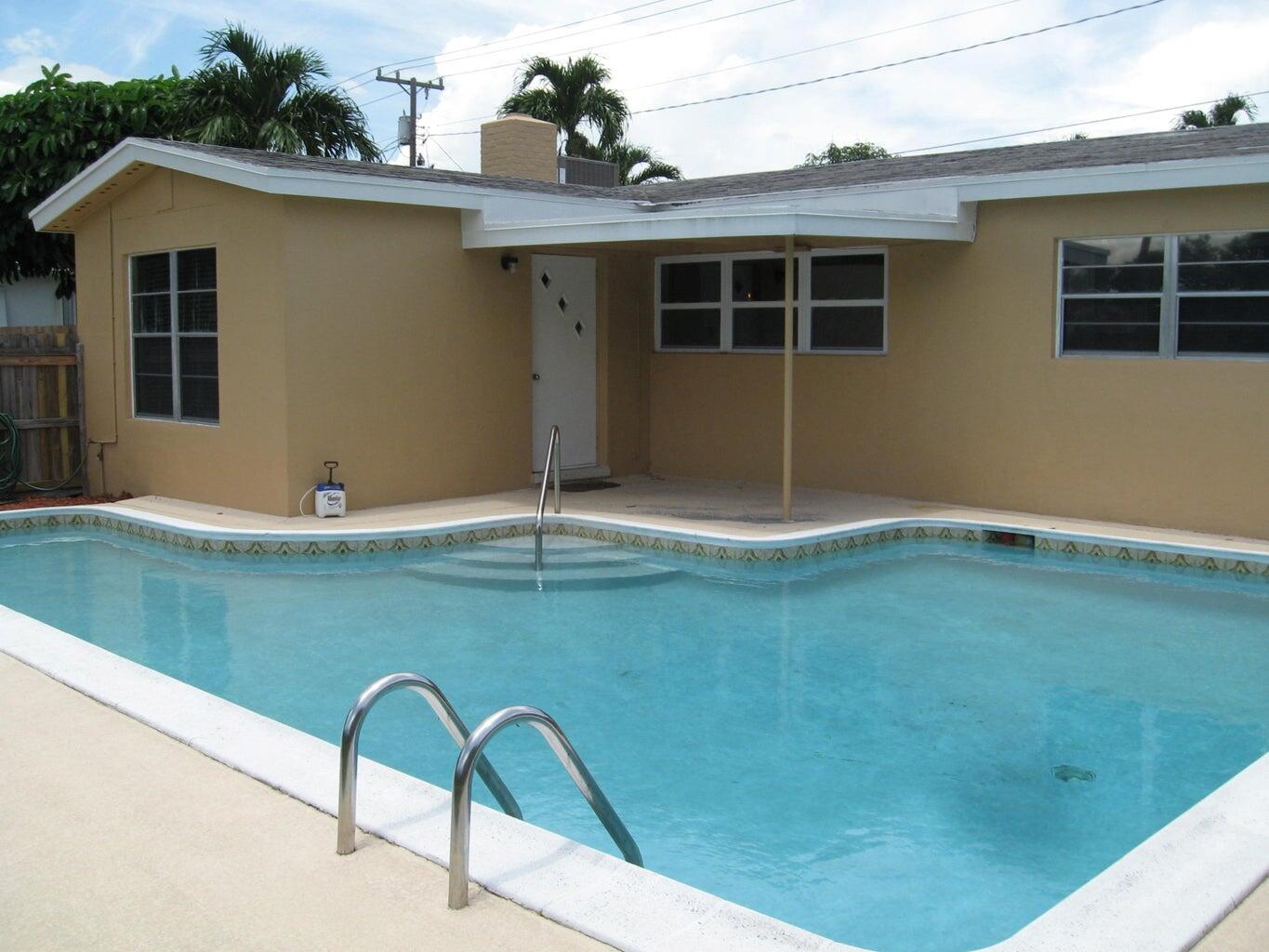 Homes for sale in West Palm Beach, FL | 1023 Andrews Road, West Palm Beach, FL 33405 | MLS# R11127661