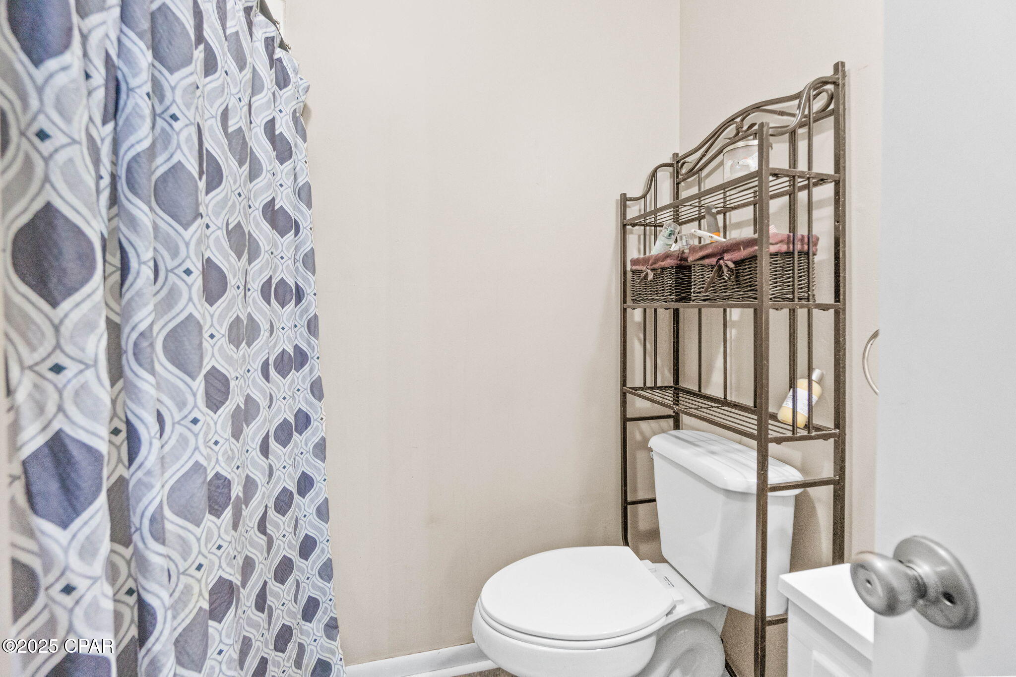 Image 13 For 1395 Weeks Street