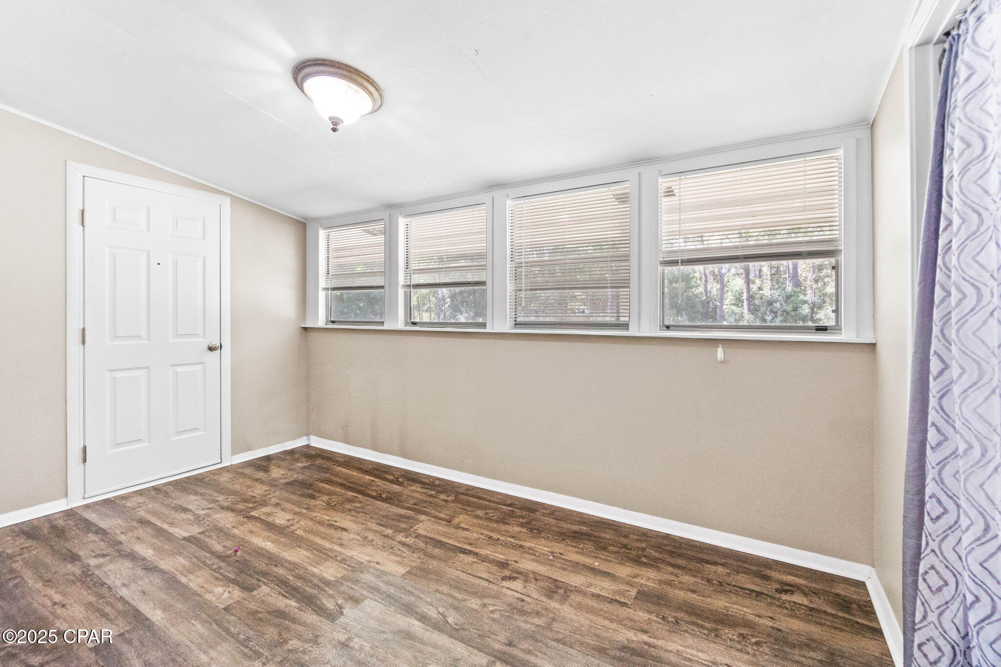 Image 5 For 1395 Weeks Street