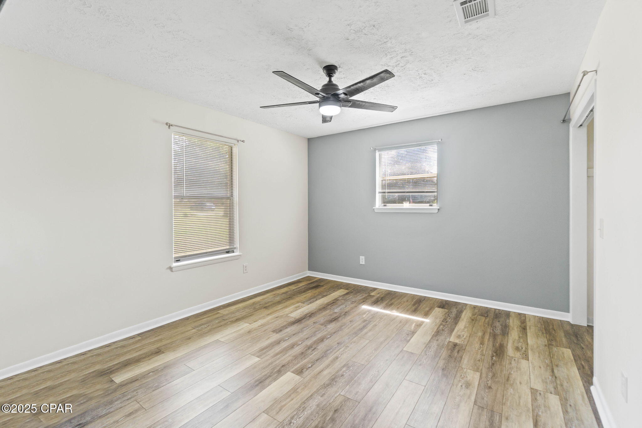 Image 9 For 1395 Weeks Street