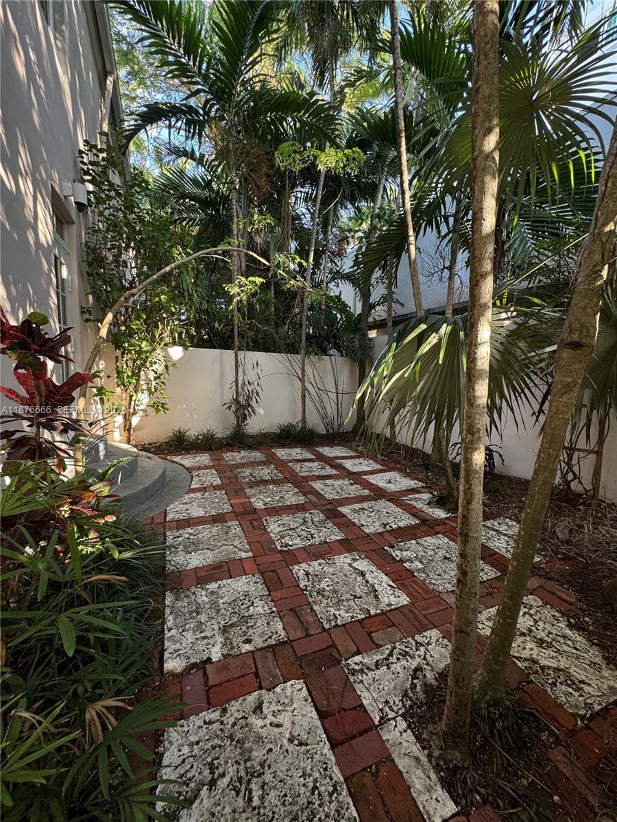 Homes for sale in Miami Beach, FL | 732 Euclid Ave #4, Miami Beach, FL 33139 | MLS# A11876666