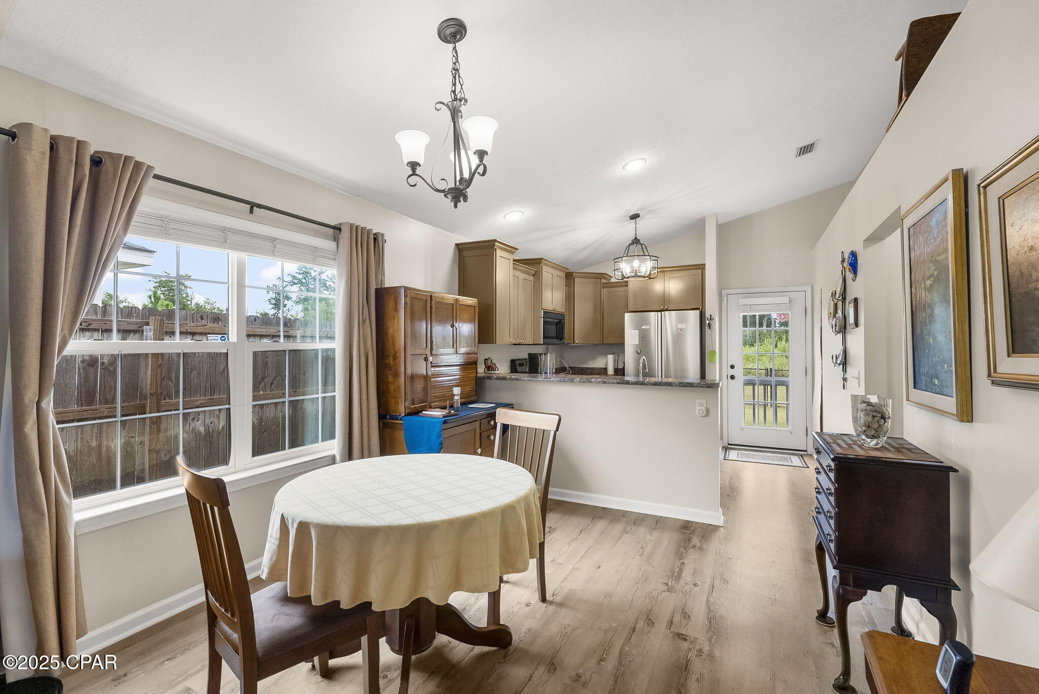 Image 5 For 2624 Avondale Court