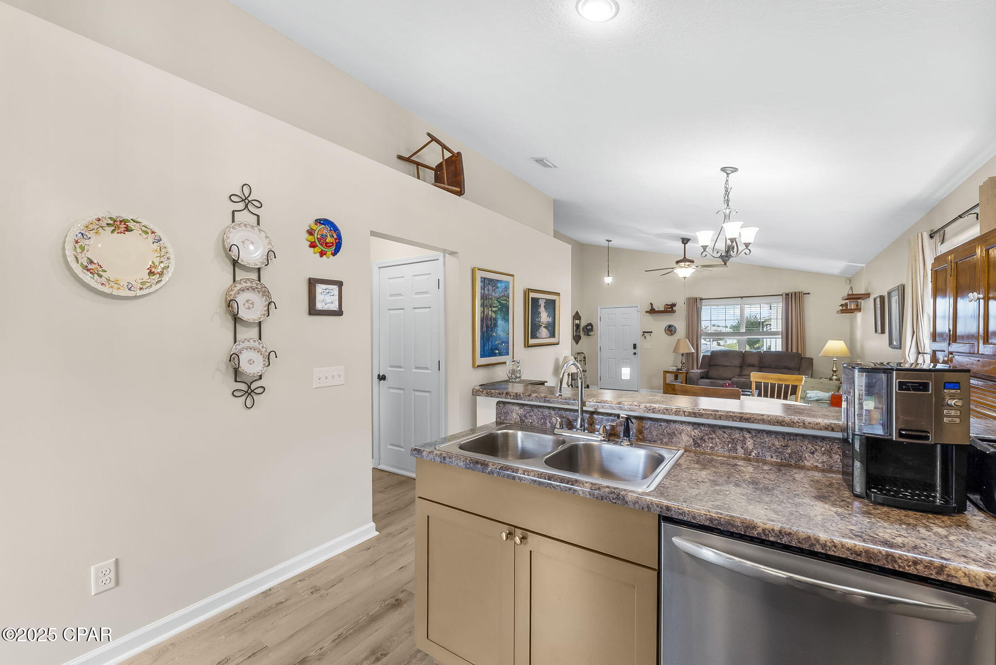 Image 7 For 2624 Avondale Court