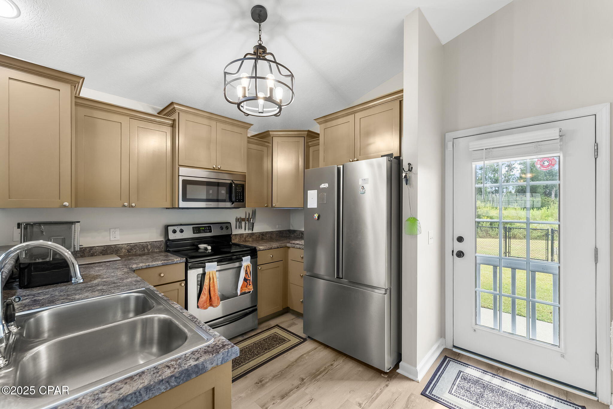 Image 8 For 2624 Avondale Court