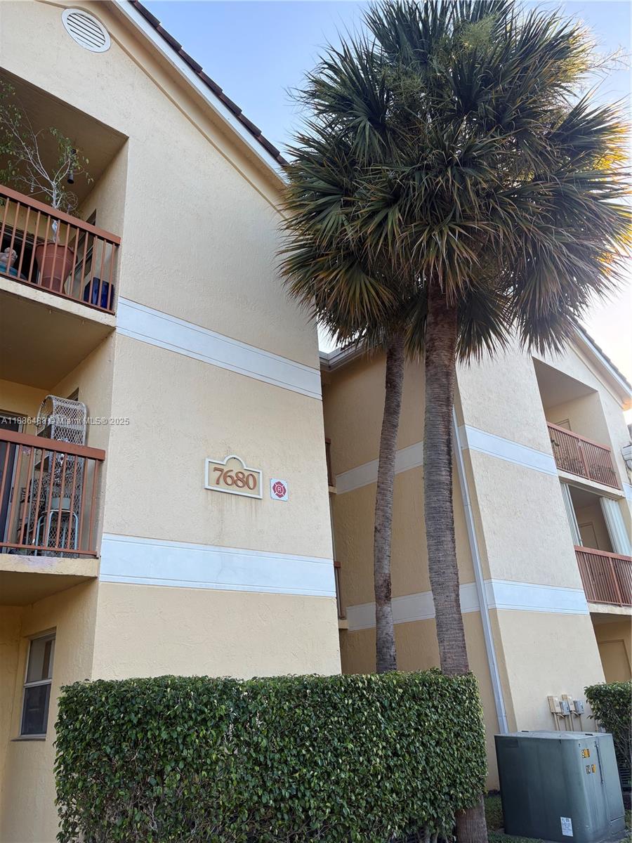 South Palm Place Condo