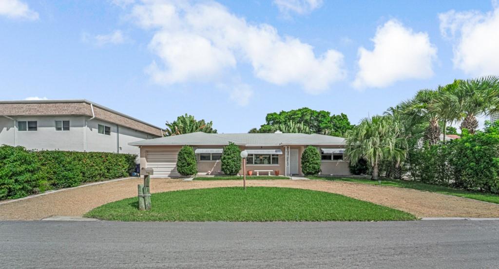 Homes for sale in Singer Island, FL | 1122 Beach Rd, Singer Island, FL 33404 | MLS# F10529112