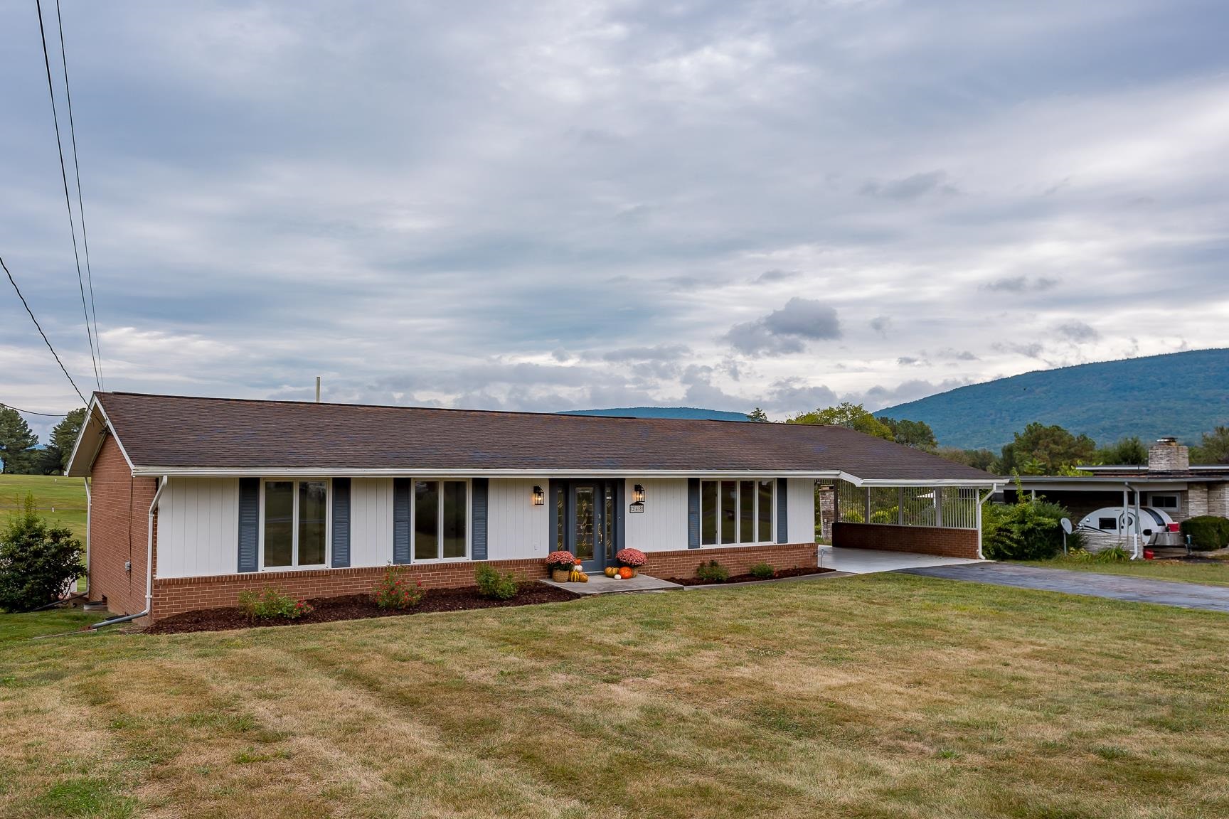 248 SHENVALEE DR exterior