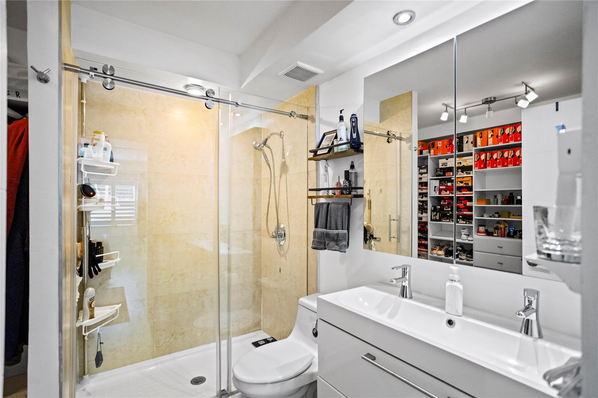 Homes for sale in Fort Lauderdale, FL | 2900 Ne 30Th St #G-1, Fort Lauderdale, FL 33306 | MLS# F10529132