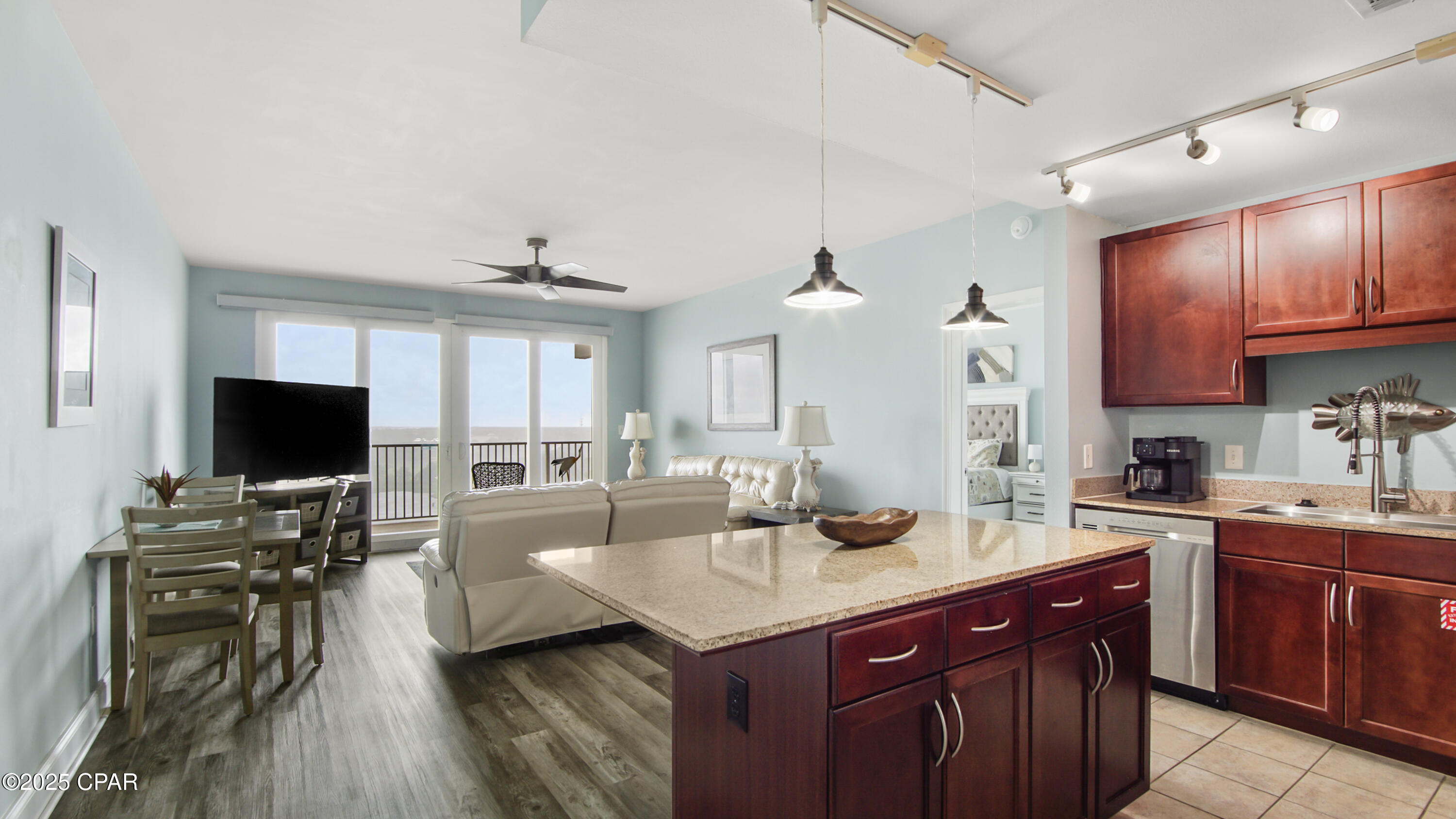 Image 7 For 9902 Thomas Drive 1231