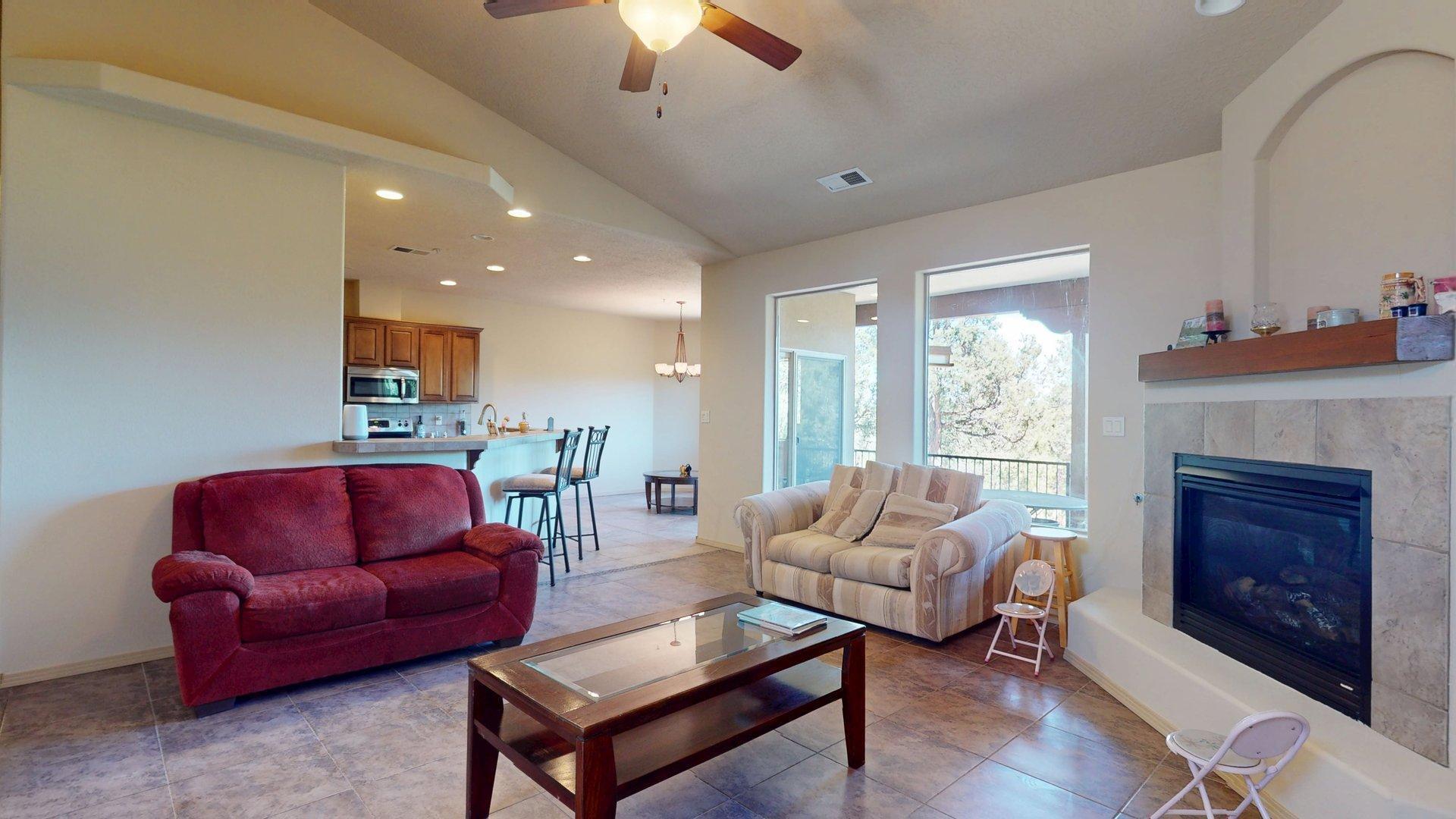 7 TABLAZON VALLEY Drive Living Room