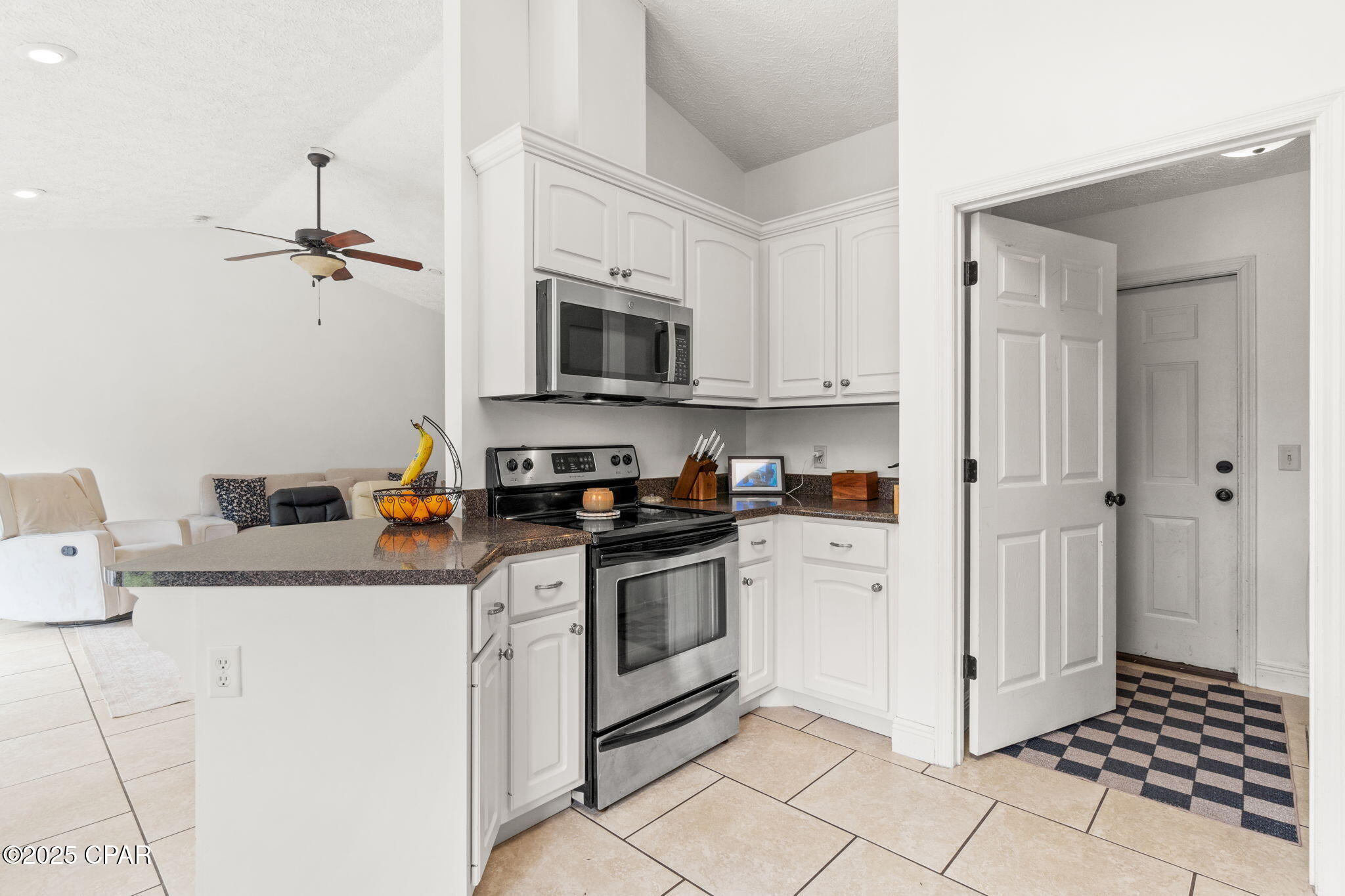 Image 12 For 6725 Harbour Boulevard