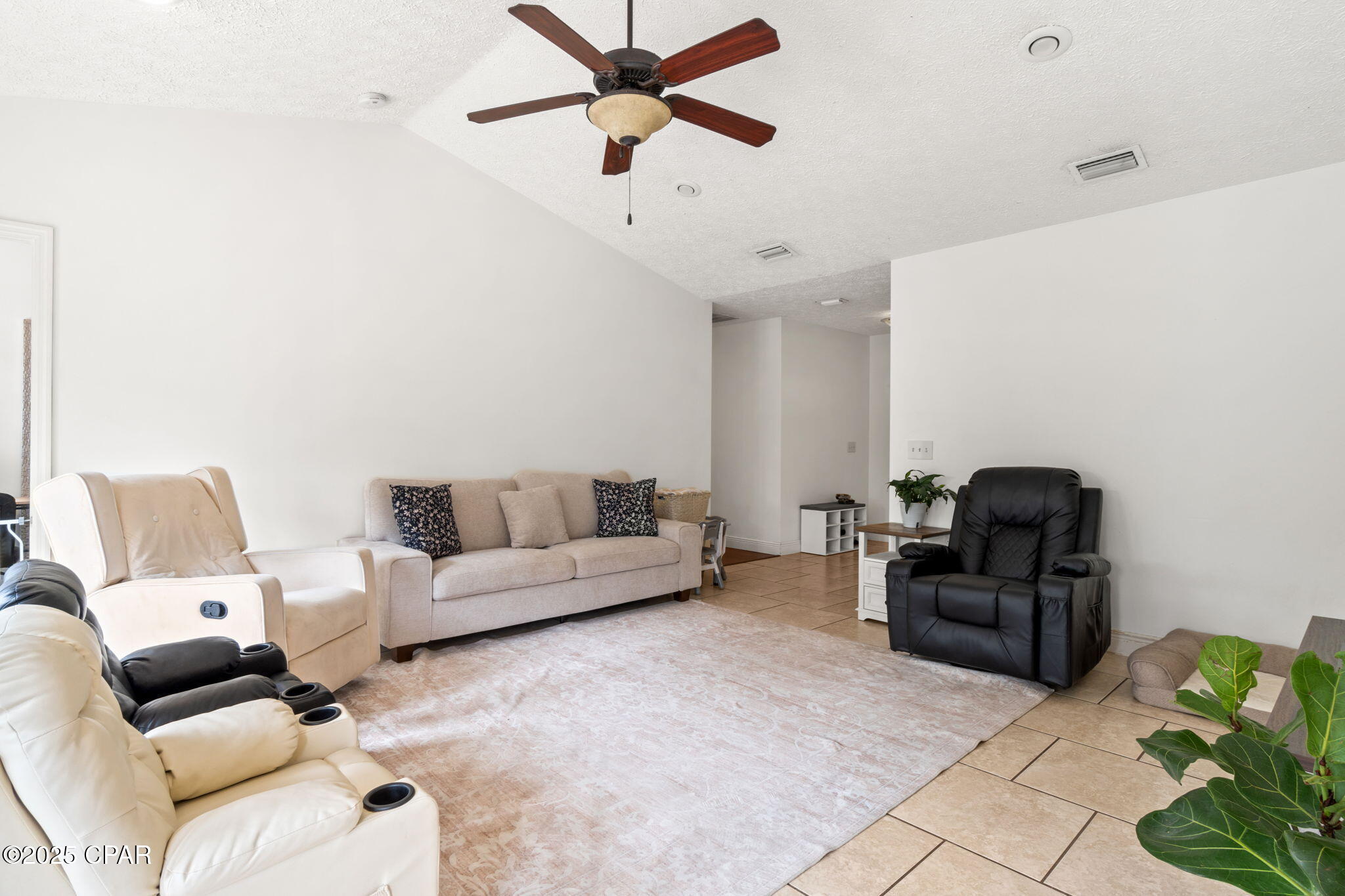 Image 6 For 6725 Harbour Boulevard