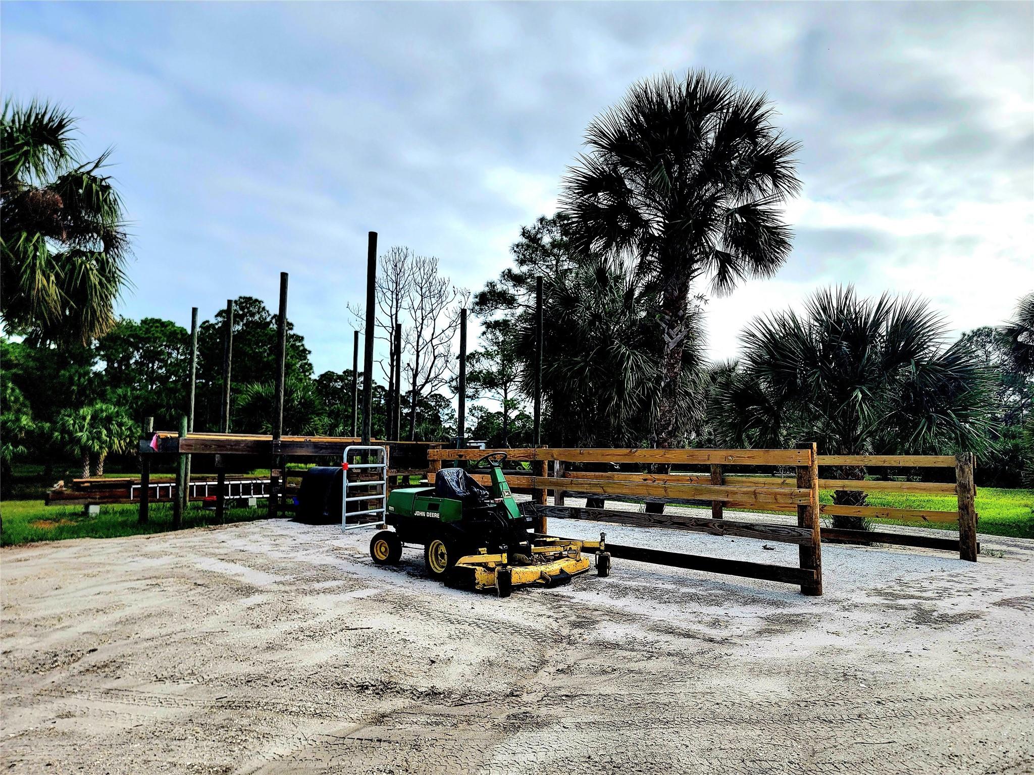 Homes for sale in Fellsmere, FL | 15350 93Rd St, Fellsmere, FL 32948 | MLS# F10529163