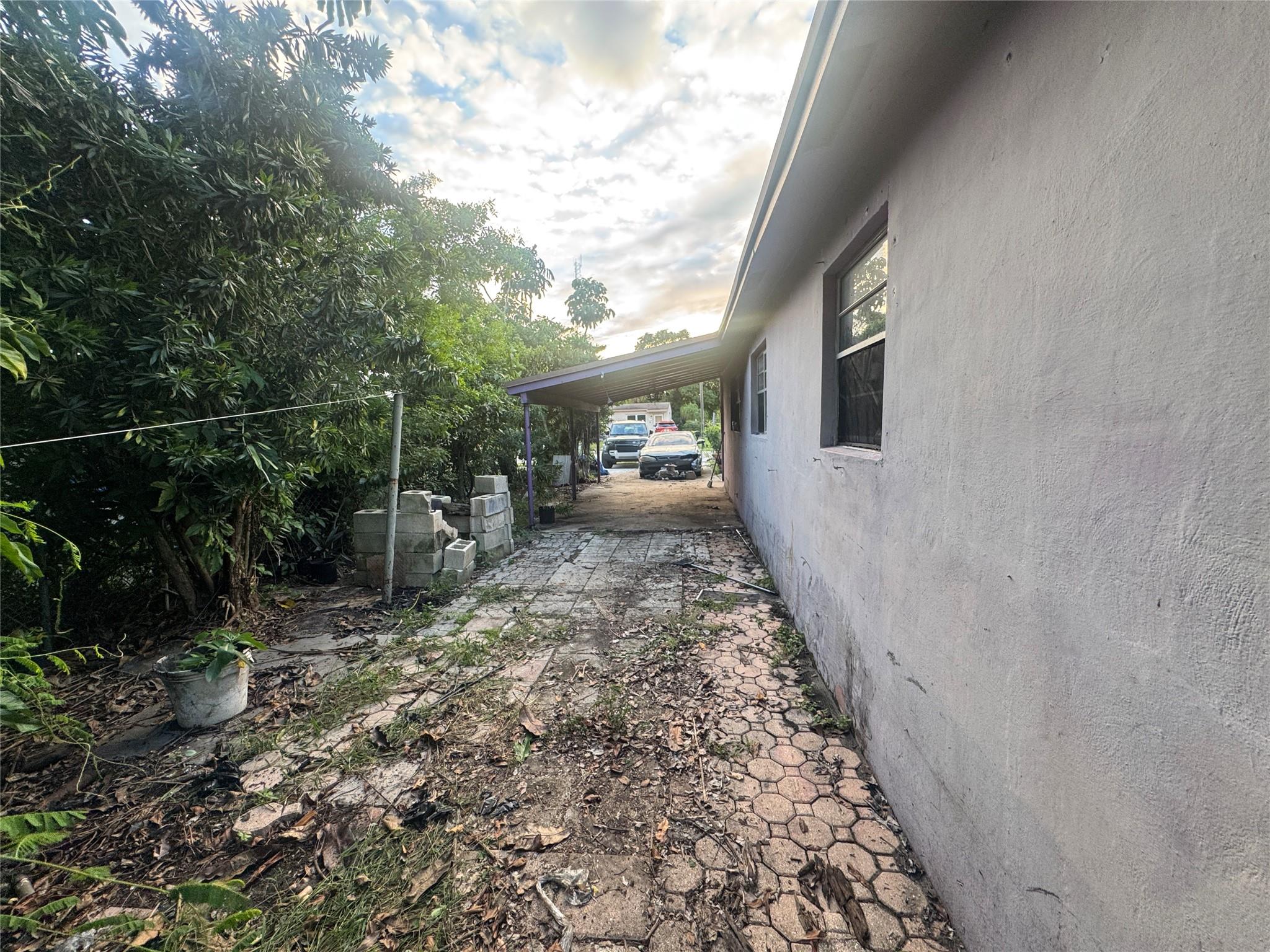 Homes for sale in Delray Beach, FL | 313 Sw 15th Ter, Delray Beach, FL 33444 | MLS# F10529177