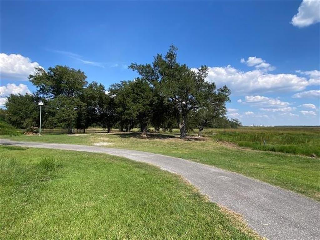 6737 Oak lake Drive — photo 2