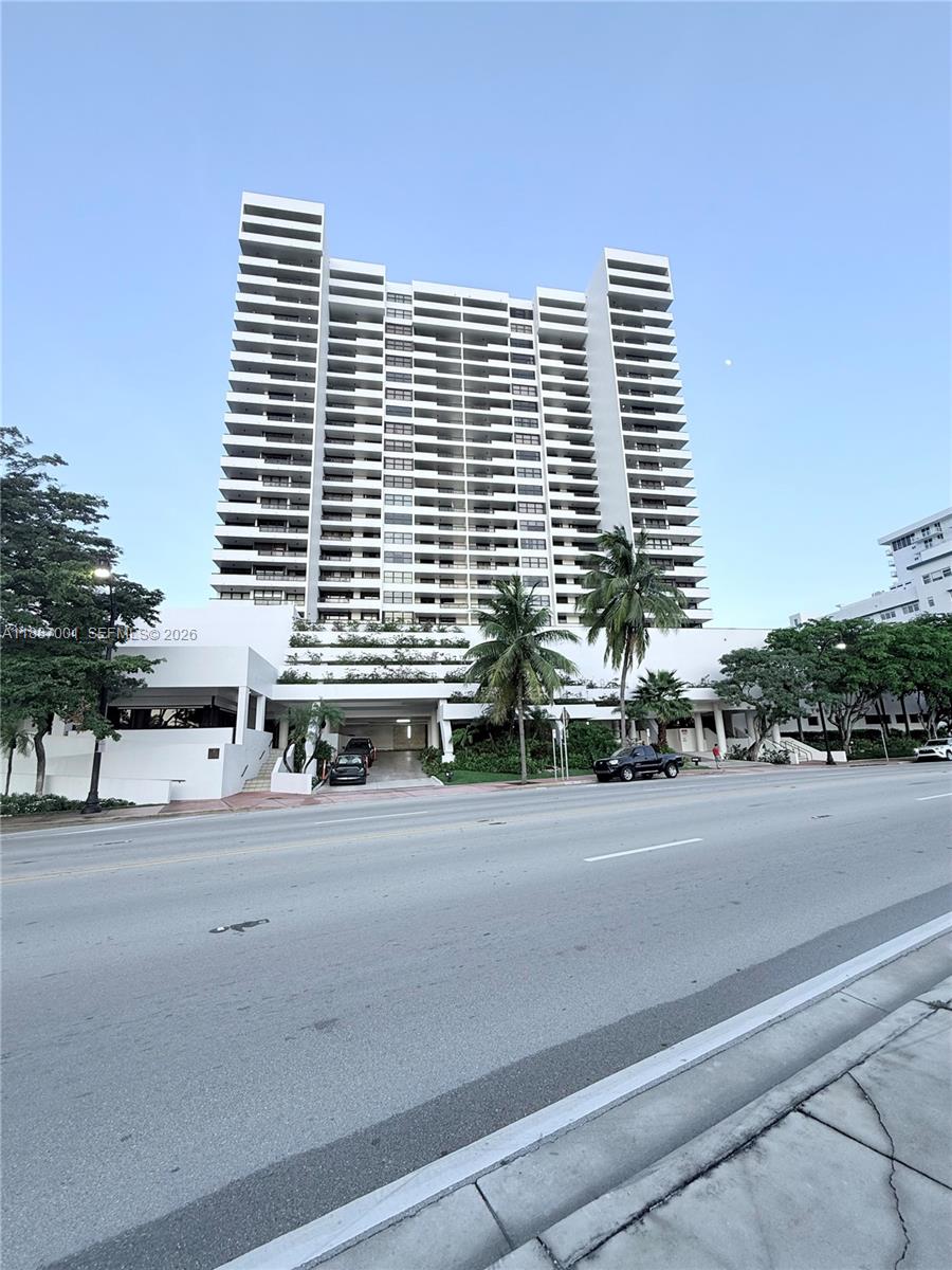 2555 Collins Ave 2112