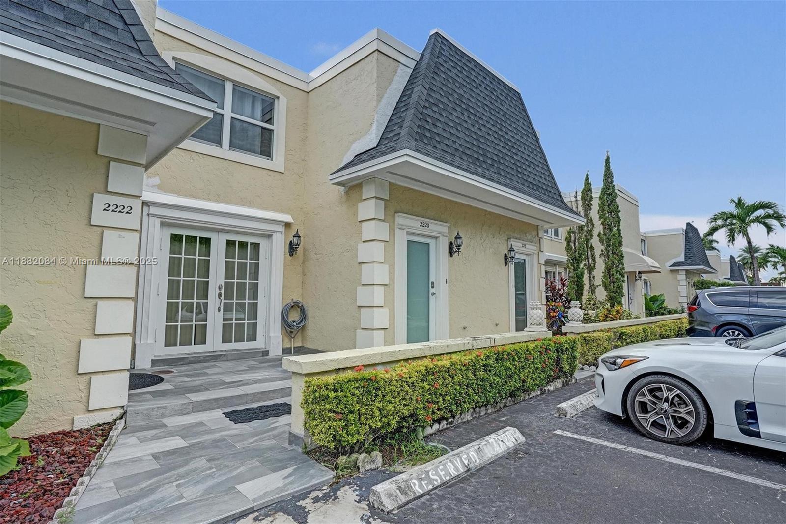 Venetian Park IV Condo