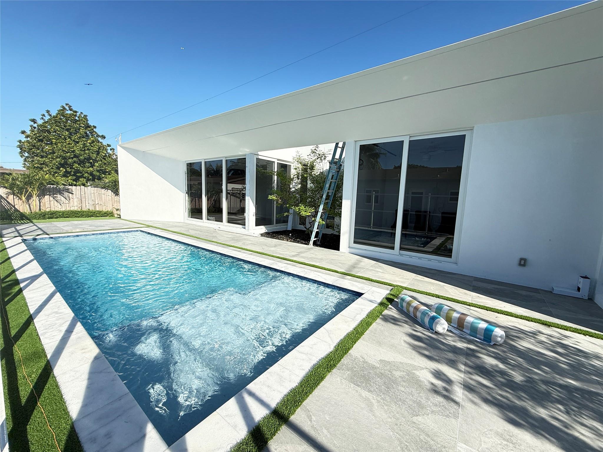 Southern Estates Add 06