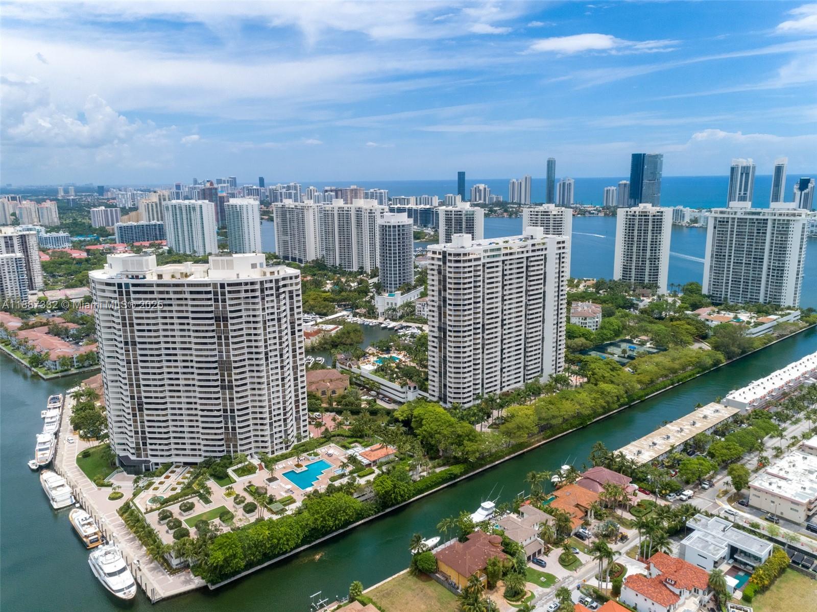 Condo for Sale in Aventura, FL