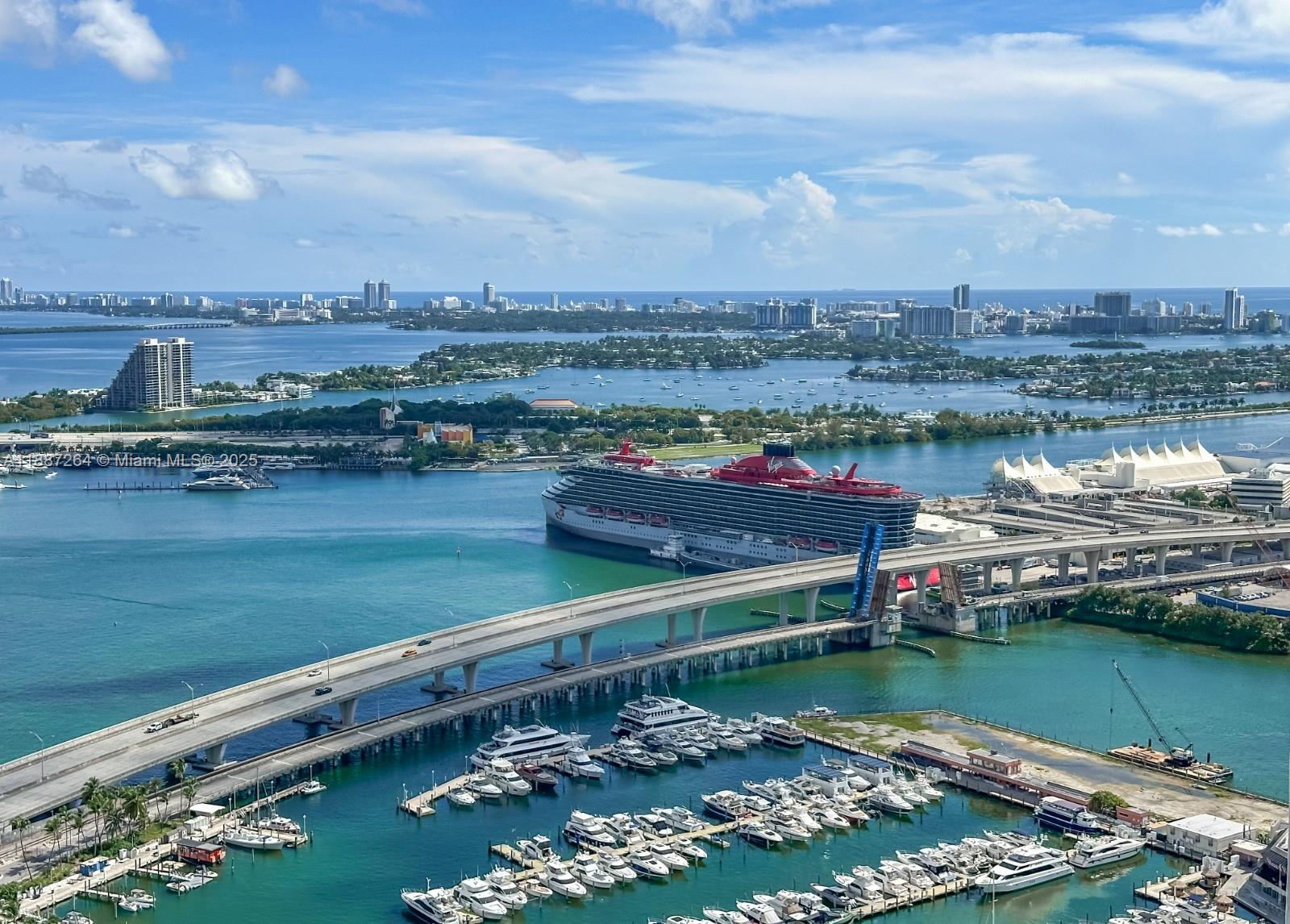 Condo for Sale in Miami, FL