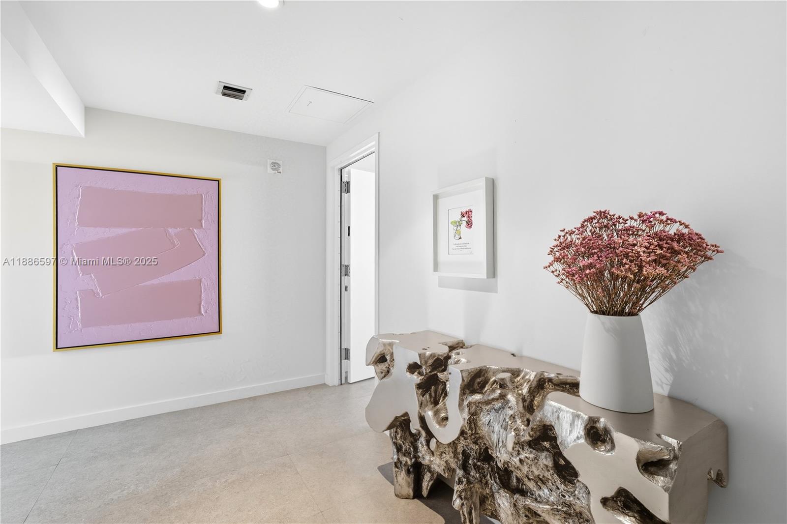 Condo for Sale in Miami, FL