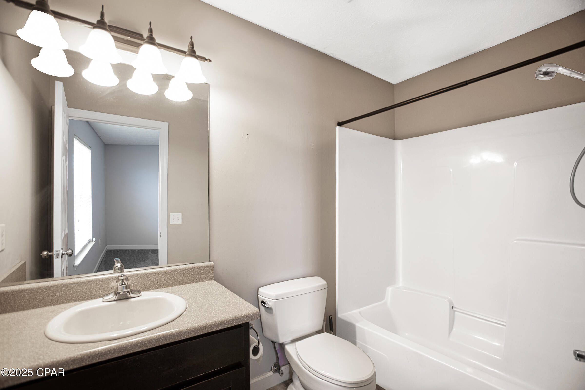 Image 8 For 115 Keystone Plaza