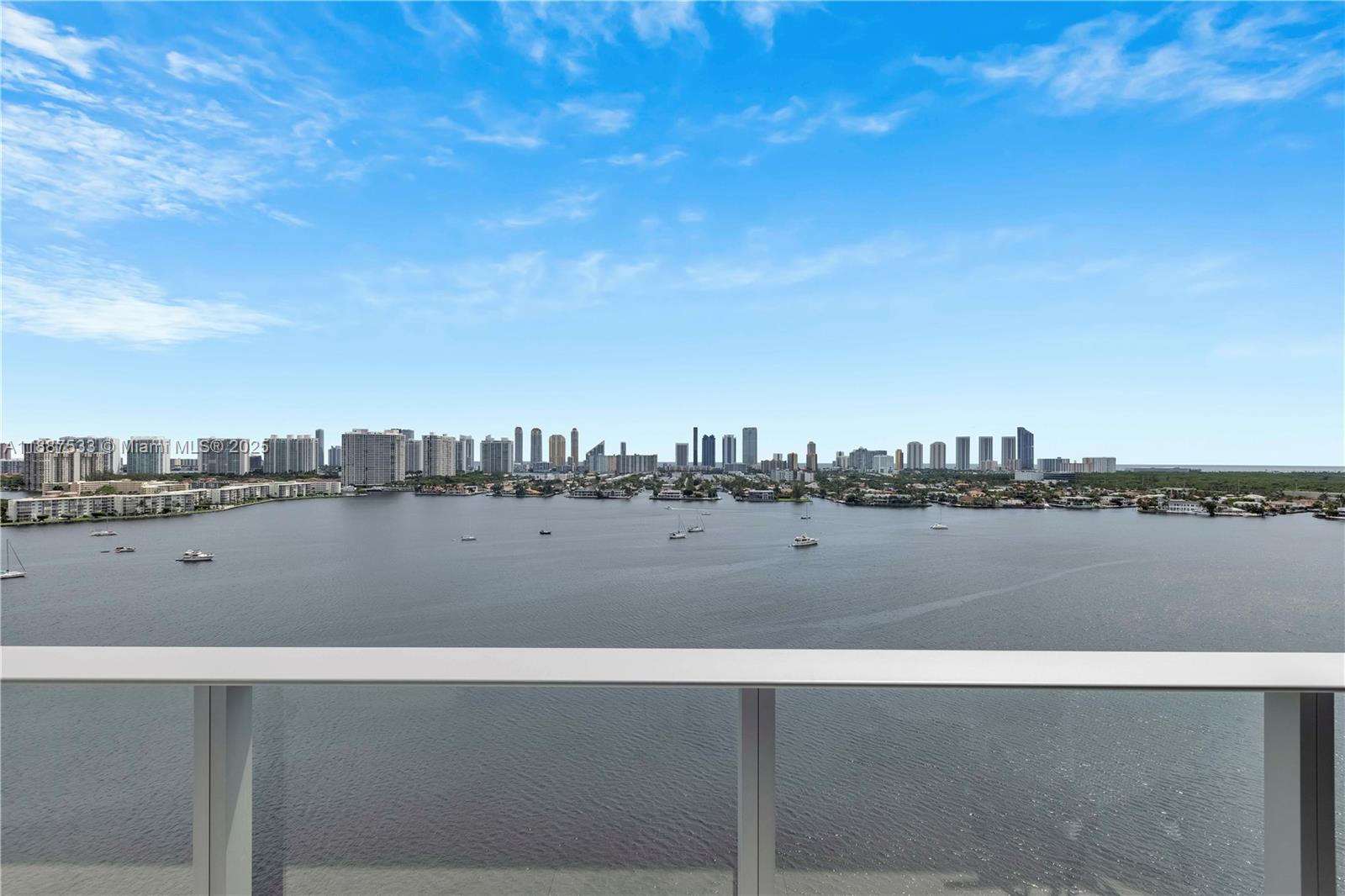Apartamento en Venta en North Miami Beach, FL
