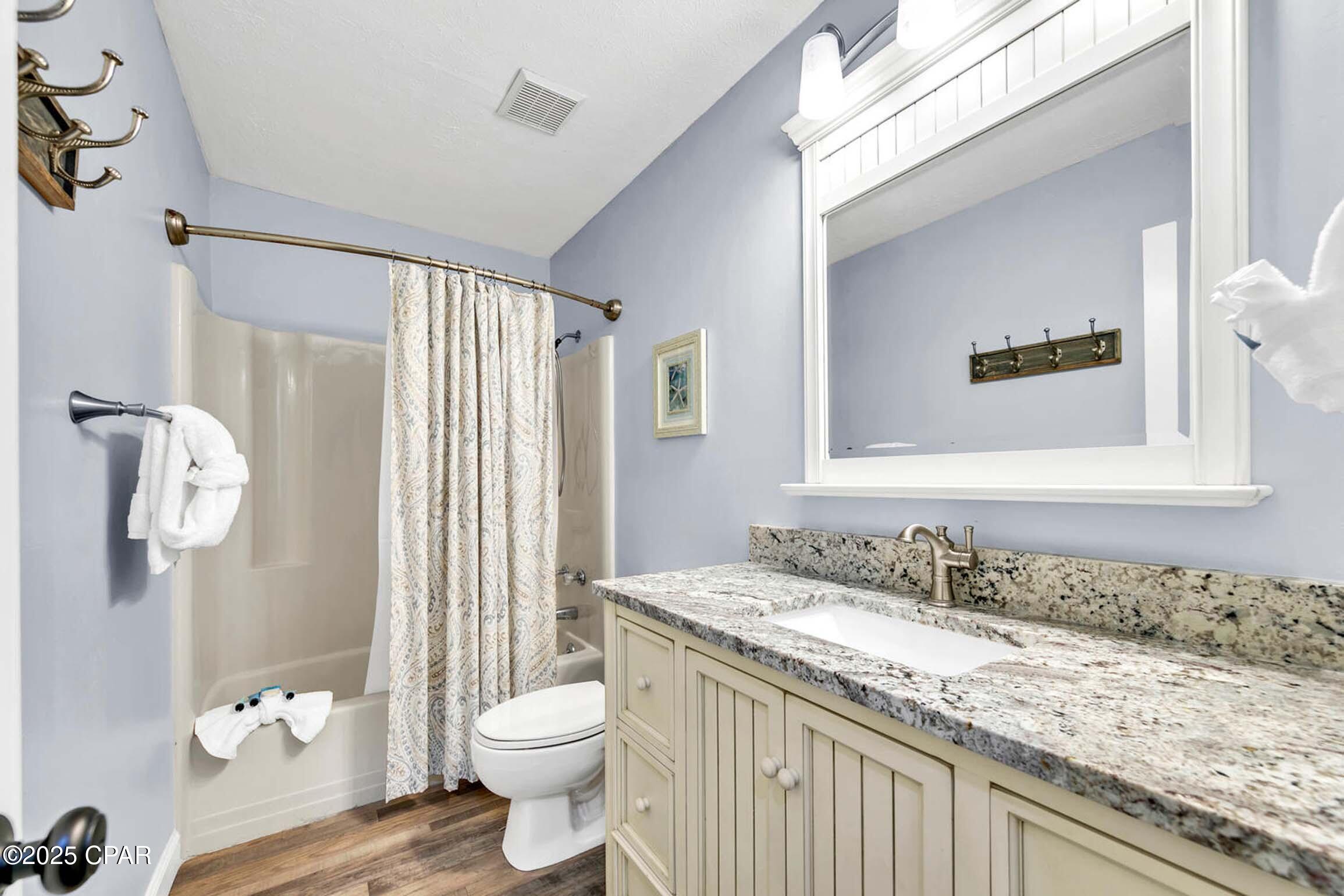 Image 16 For 17614 Front Beach Road 5d