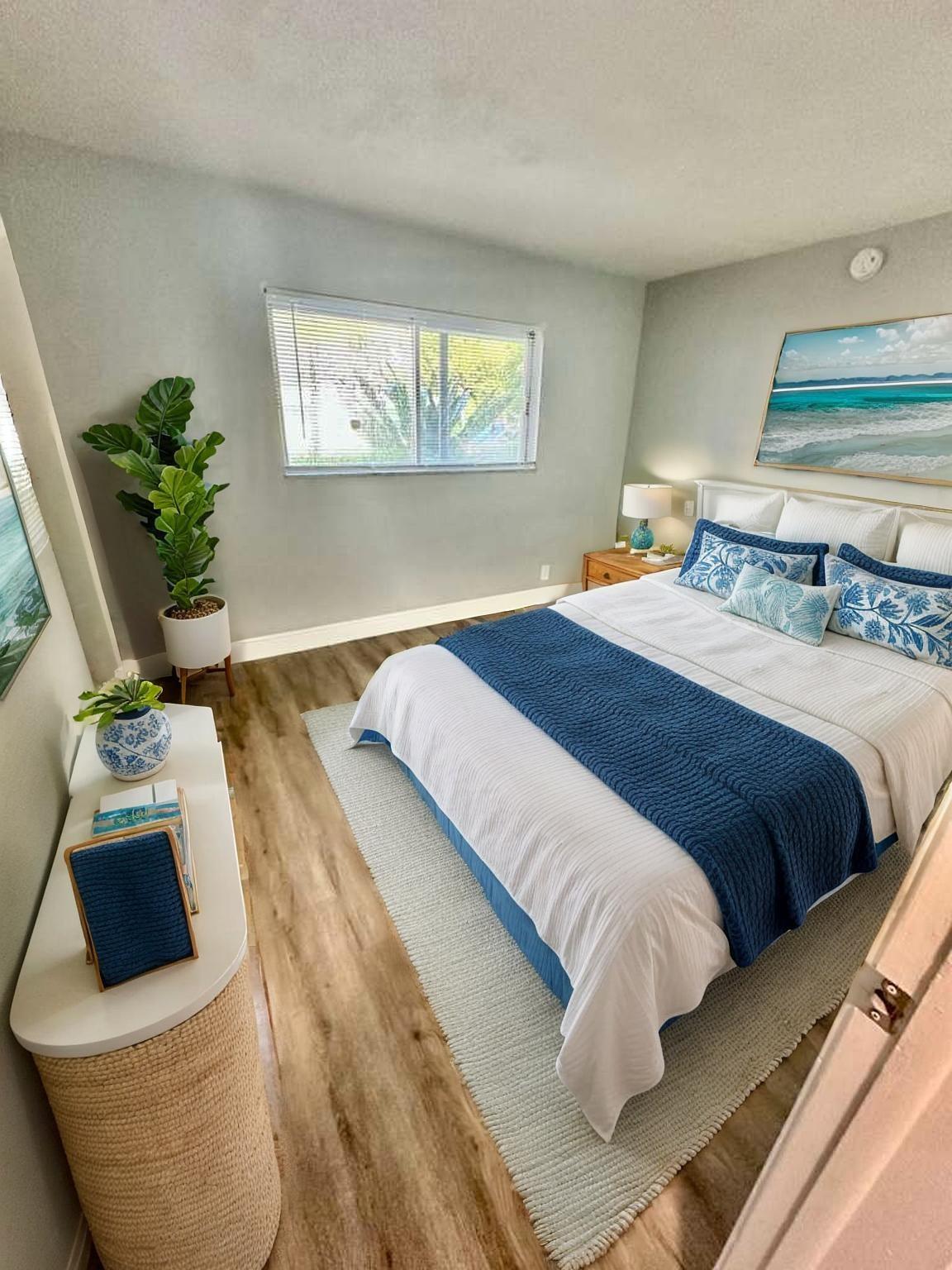 Lakeside Manor Condo