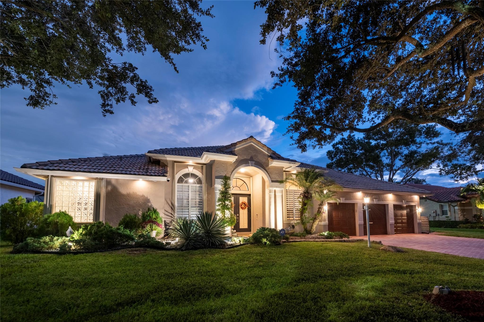 Homes for sale in Davie, FL | 16386 Erie Pl, Davie, FL 33331 | MLS# F10529173