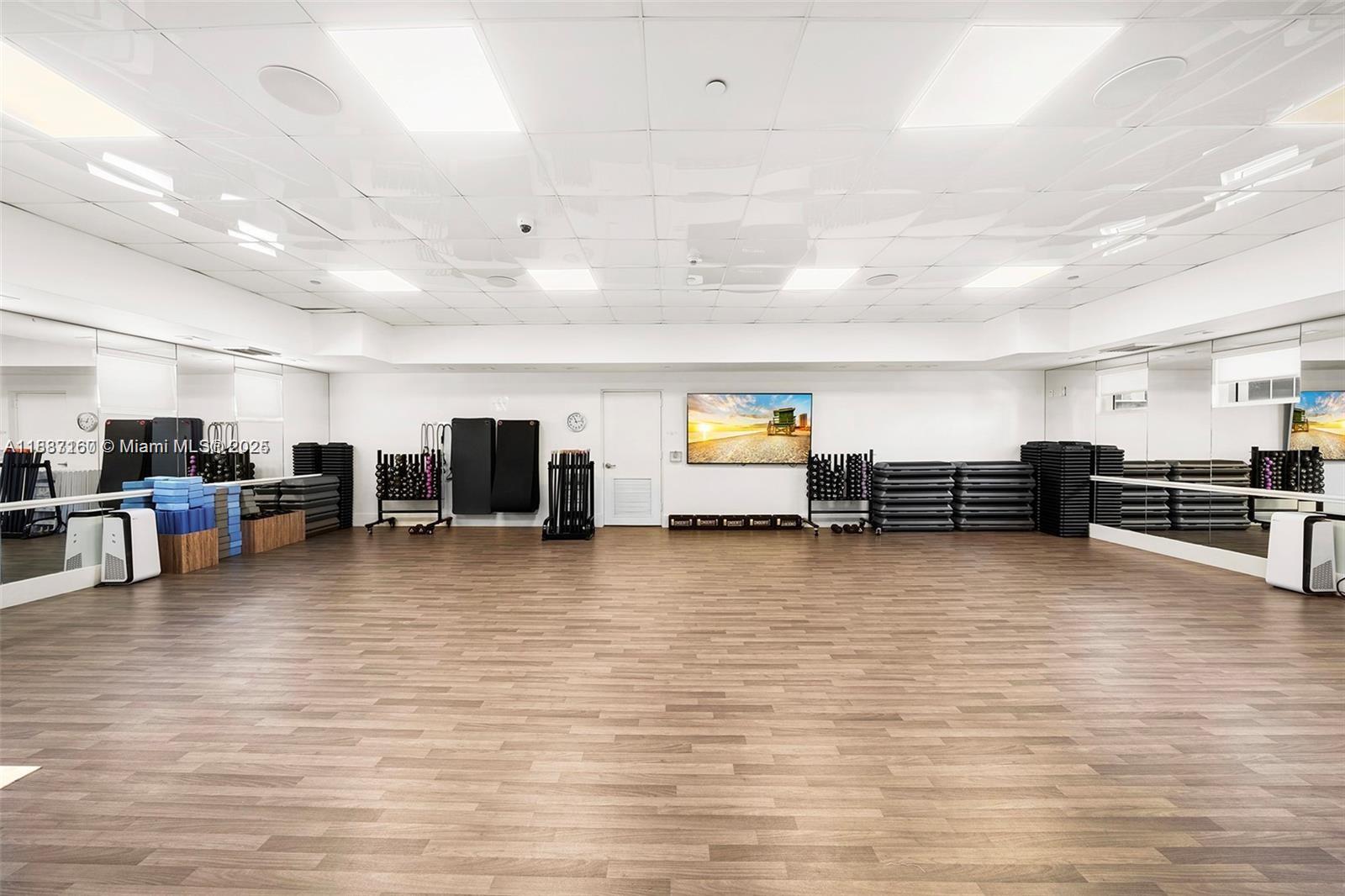 4779 Collins Ave #1005, Miami Beach FL 33140