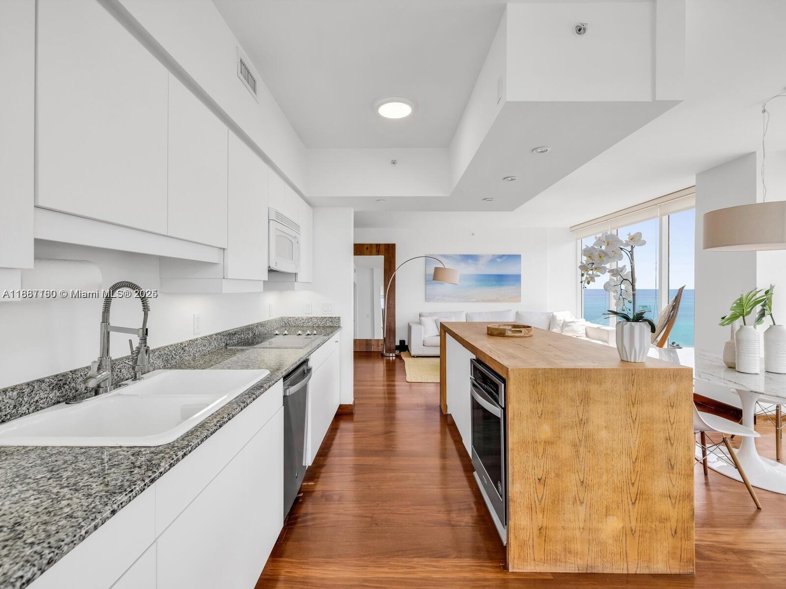 4779 Collins Ave #1005, Miami Beach FL 33140