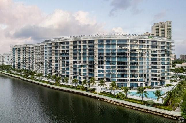 Condo for Rent in Aventura, FL