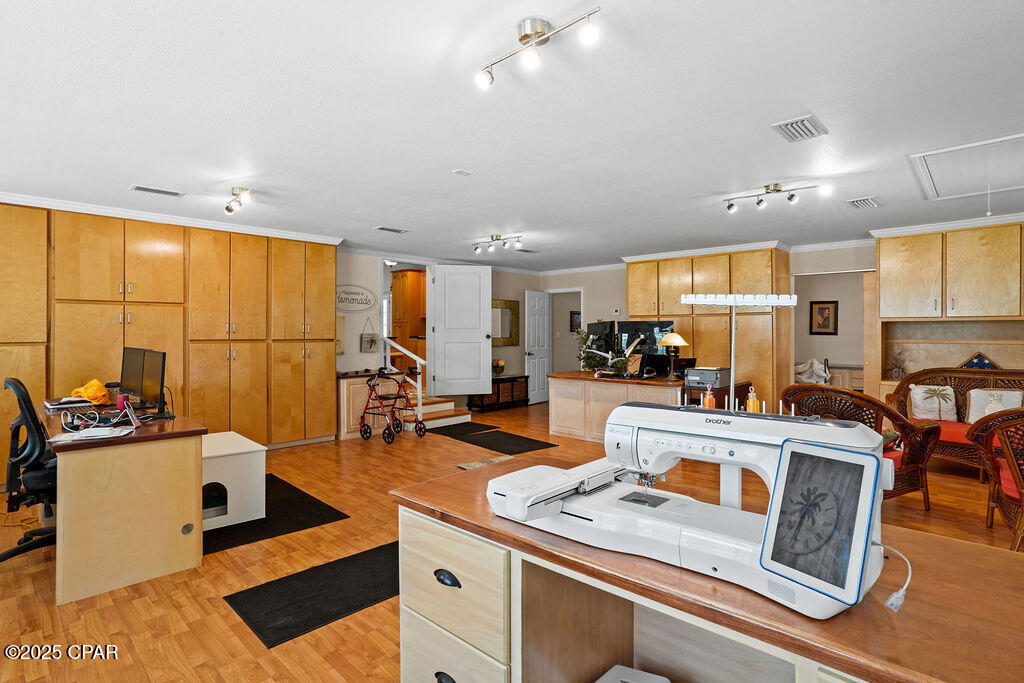 Listing photo id 33 for 3320 Moss Road