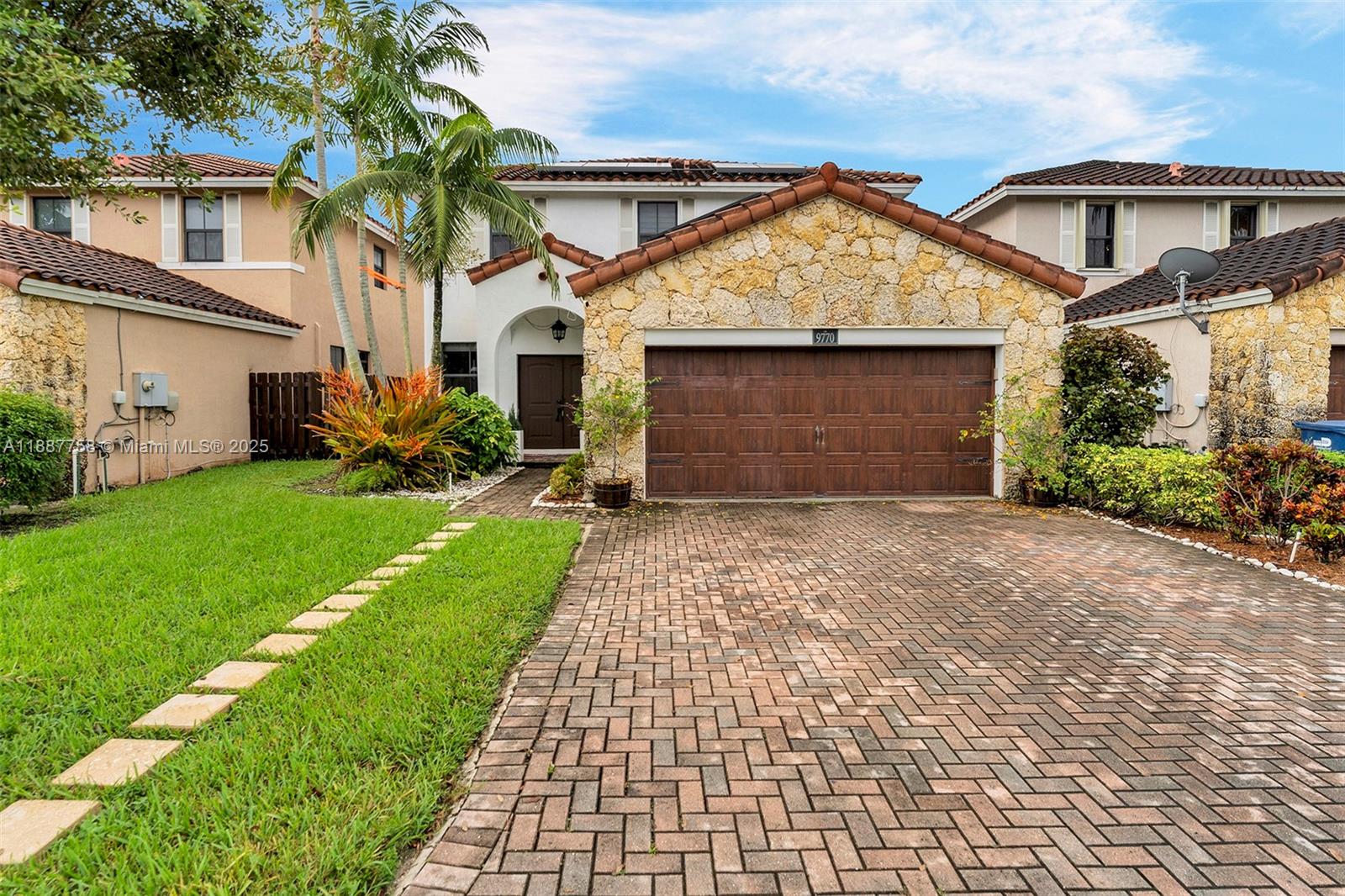 Fontainebleau West North