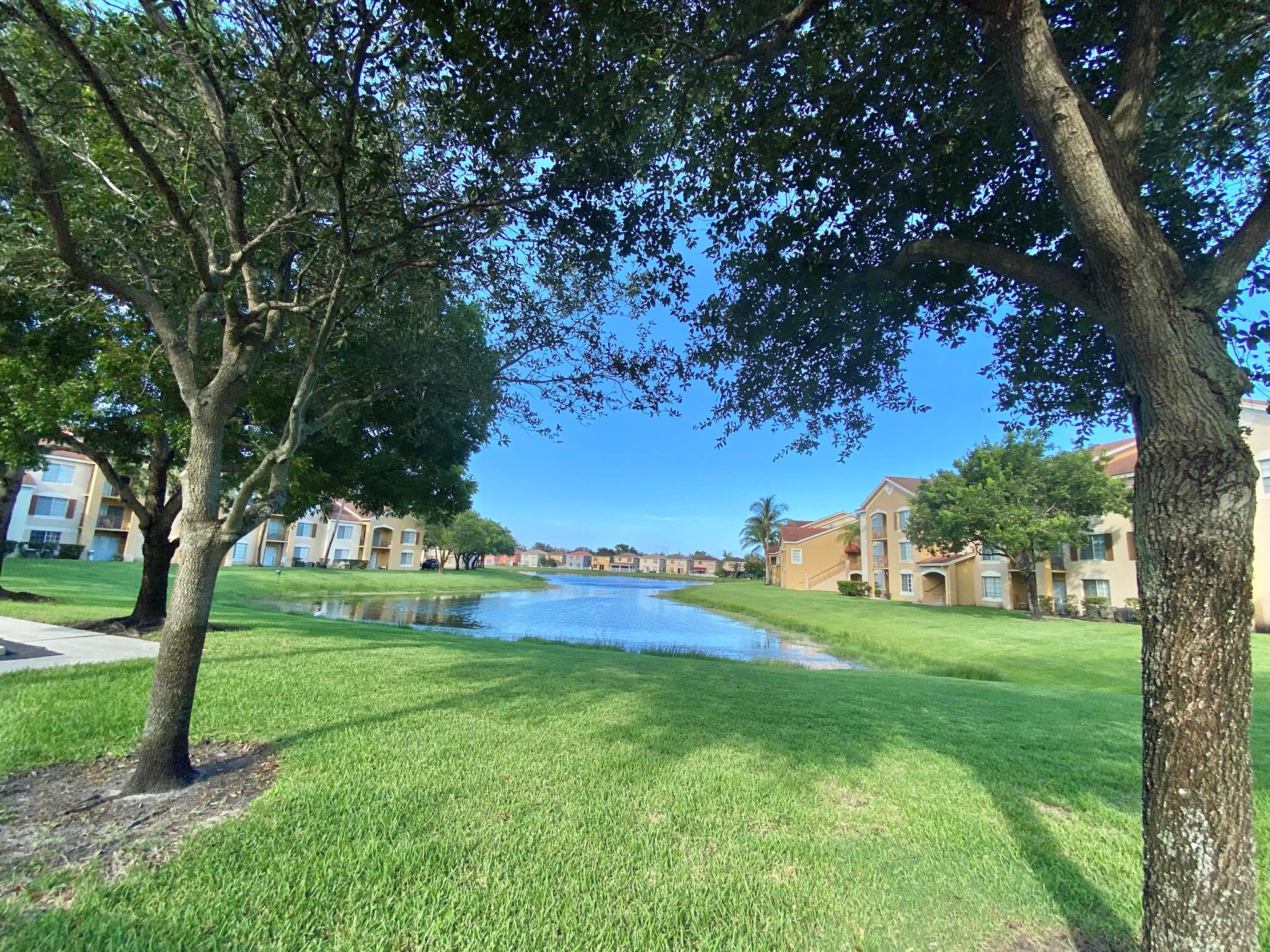 Emerald Isle At Laguna La