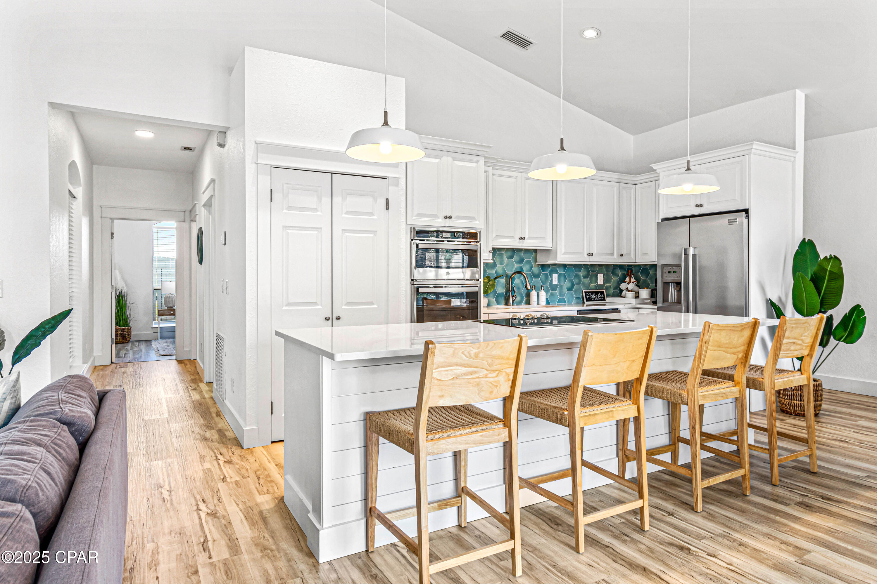 Listing photo id 16 for 21 Onyx Cove