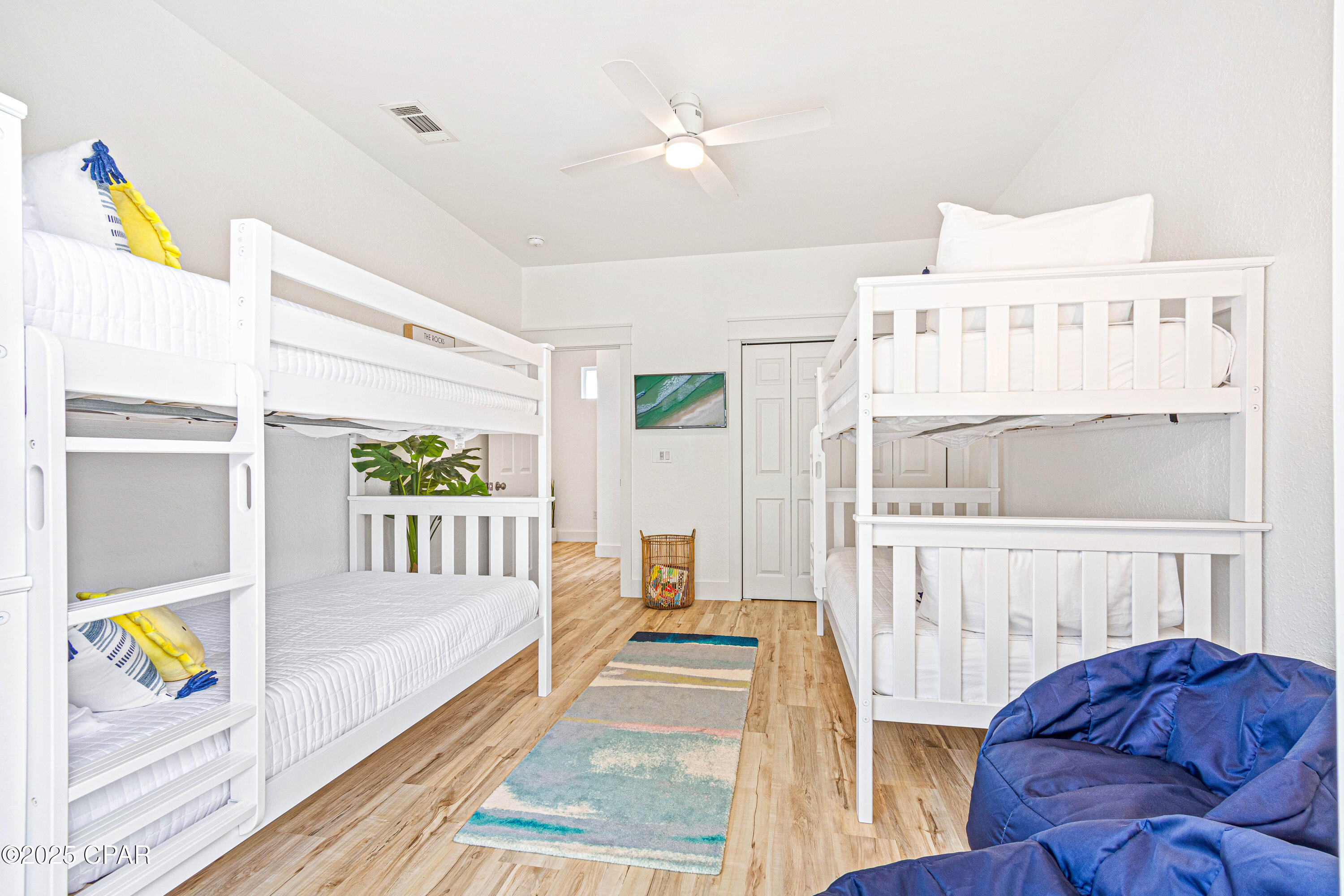 Listing photo id 32 for 21 Onyx Cove