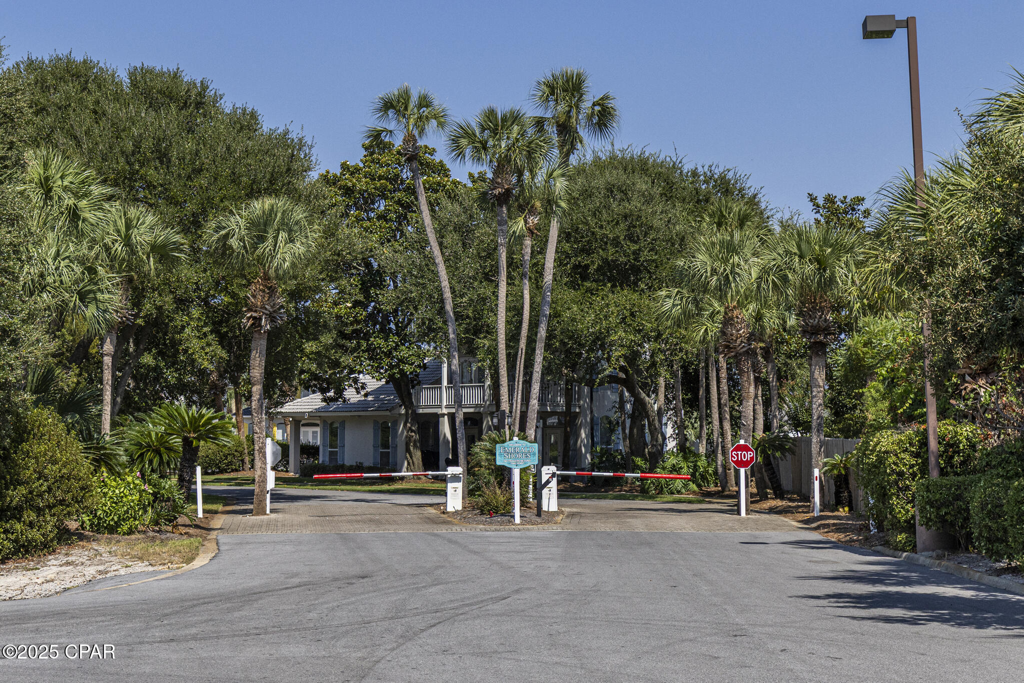 Listing photo id 54 for 21 Onyx Cove