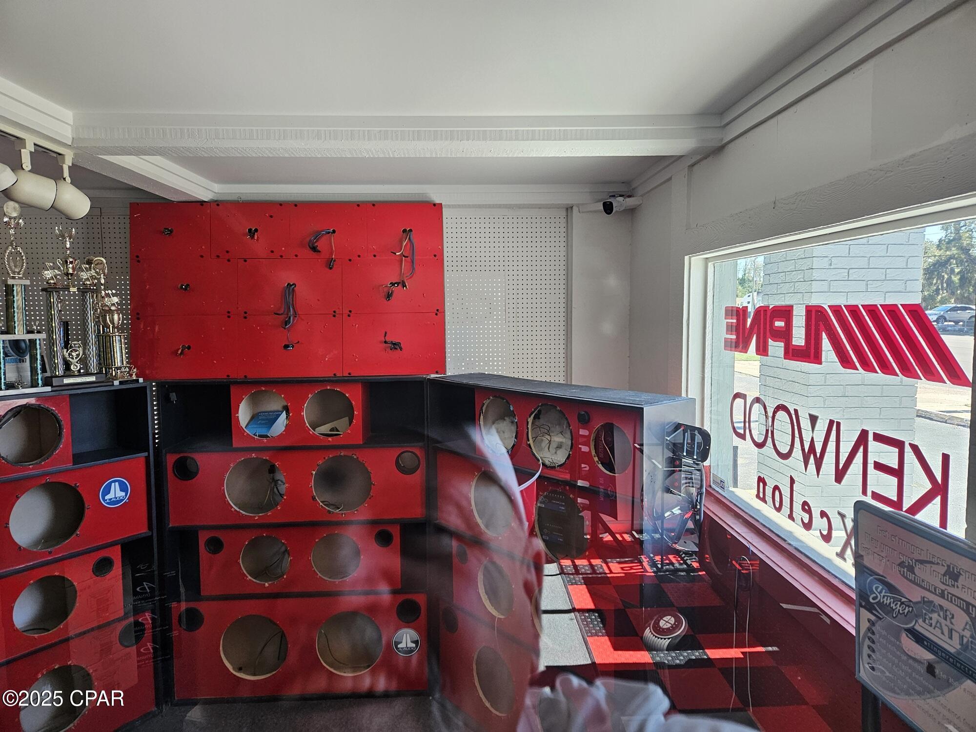 Listing photo id 18 for 4018 18th  