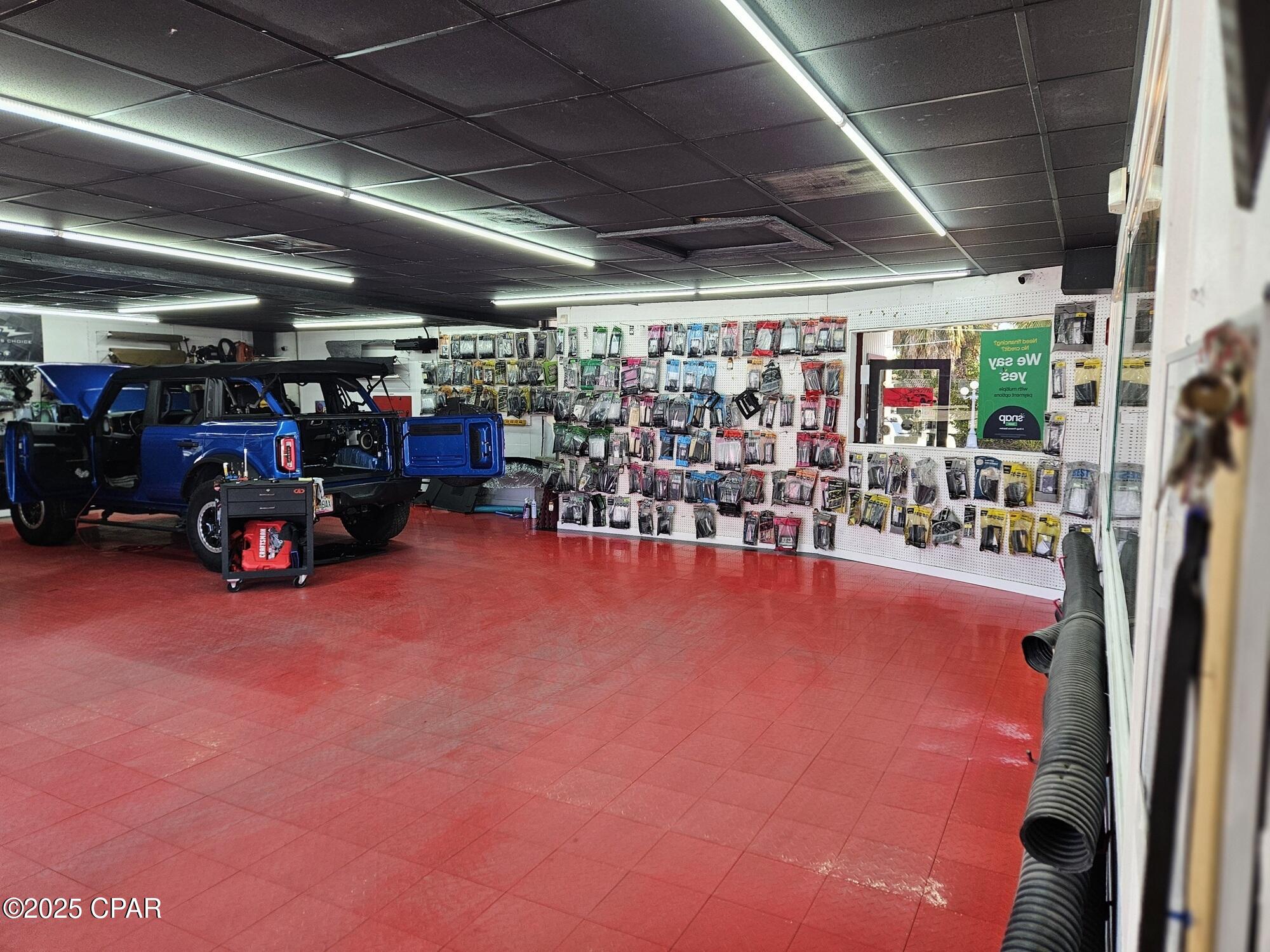 Listing photo id 23 for 4018 18th  