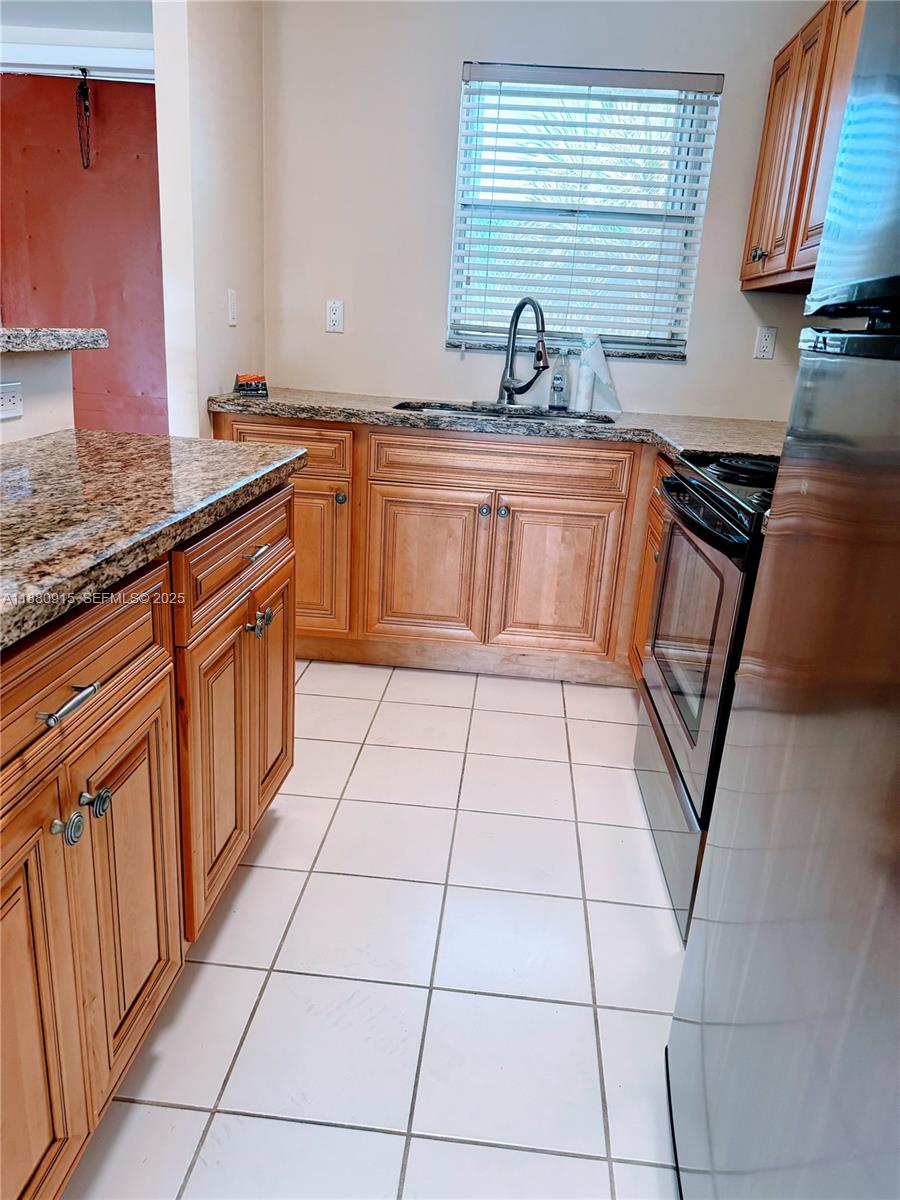 Sunrise Lakes 46 Condo