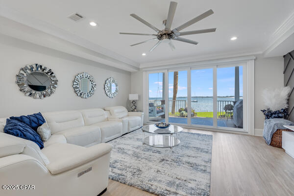 Image 4 For 3827 Mariner Drive