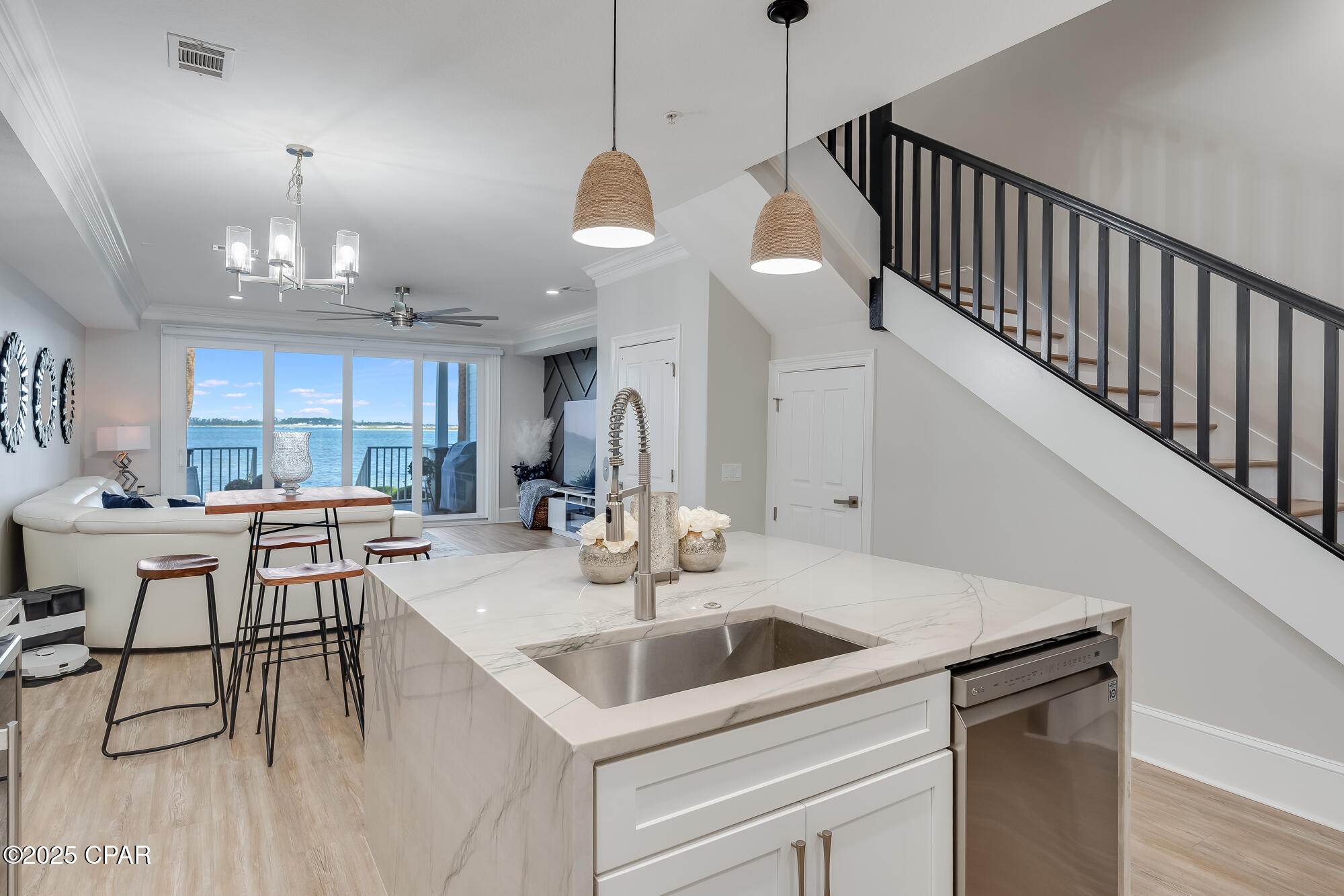 Image 8 For 3827 Mariner Drive