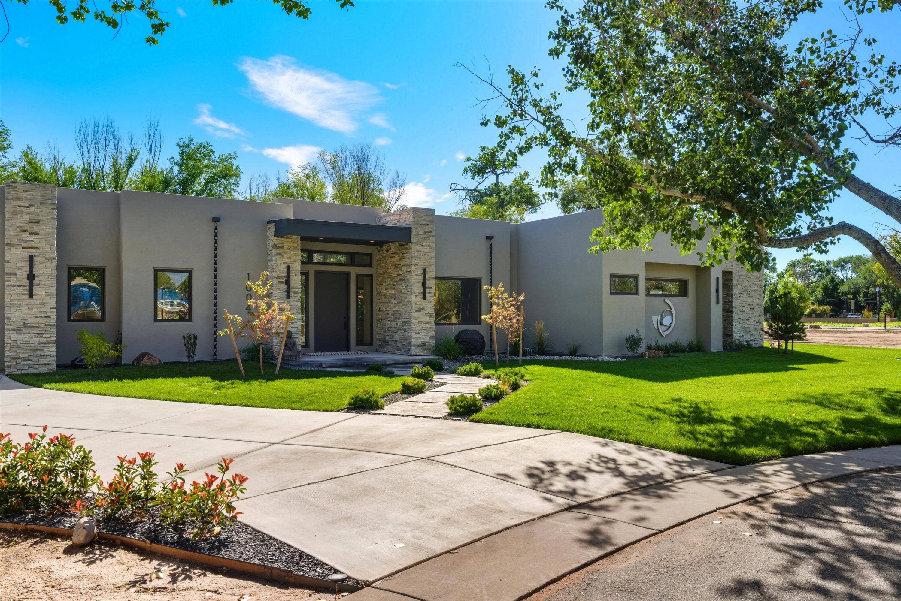 Homes for sale in Los Ranchos, NM | 1004 Cottonwood Pl Nw, Los Ranchos, NM 87107 | MLS# 1092192