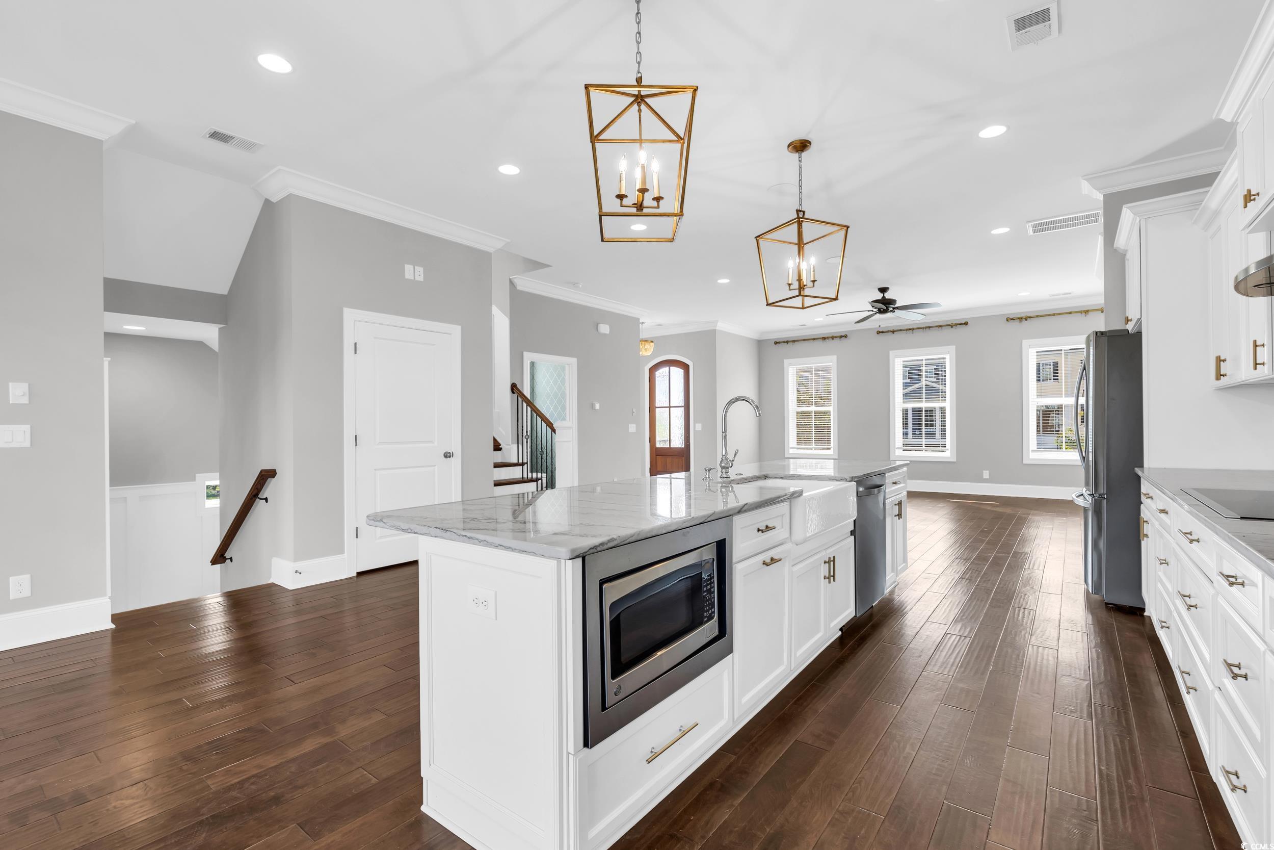 438 Saint Julian Ln. 